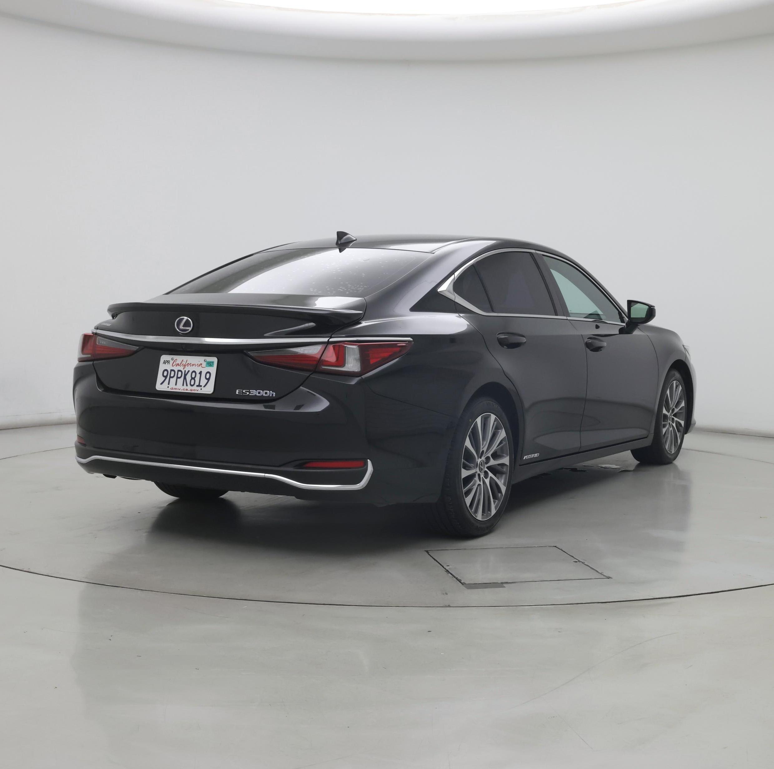 Thumbnail: 2021 Lexus ES - 8