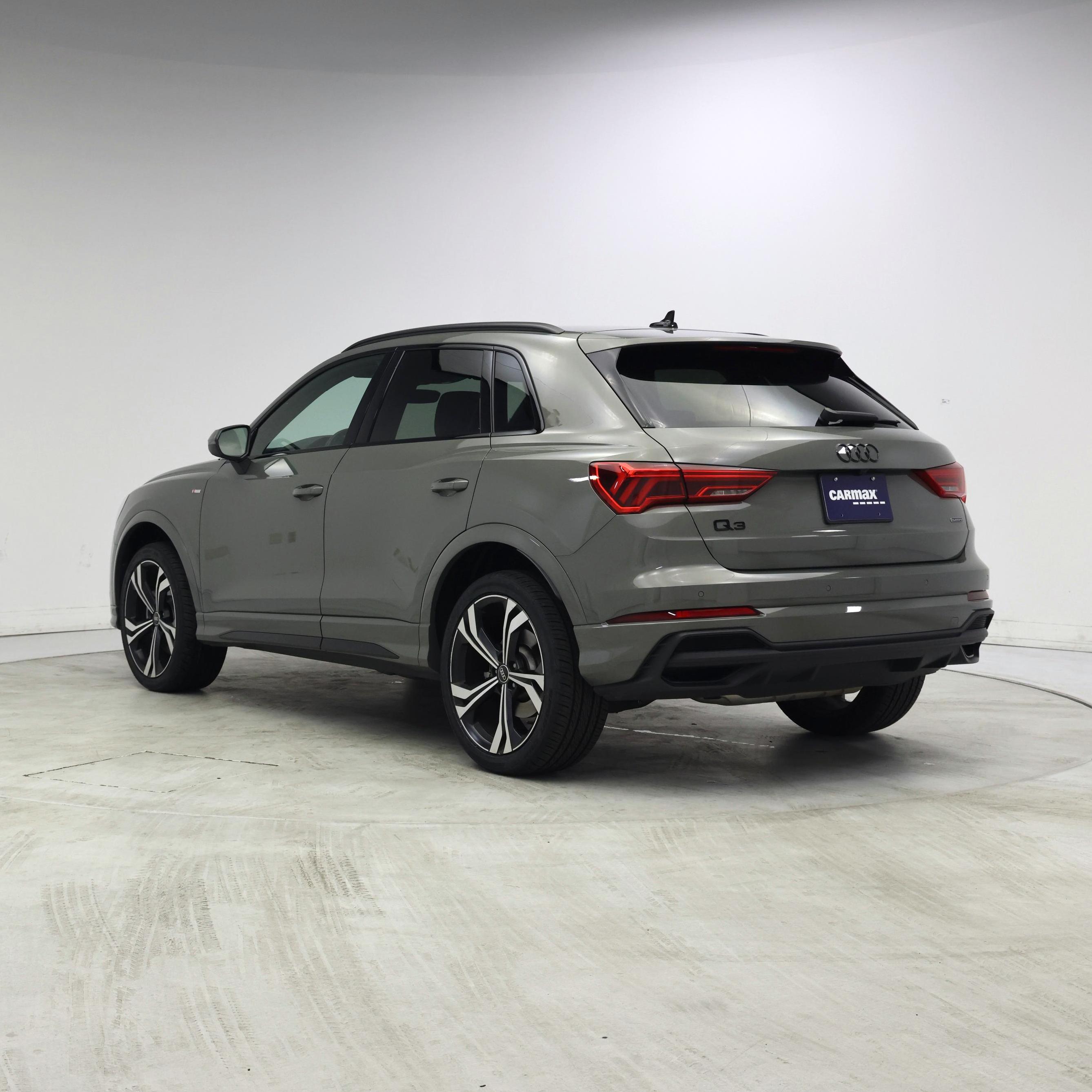 Thumbnail: 2023 Audi Q3 - 2