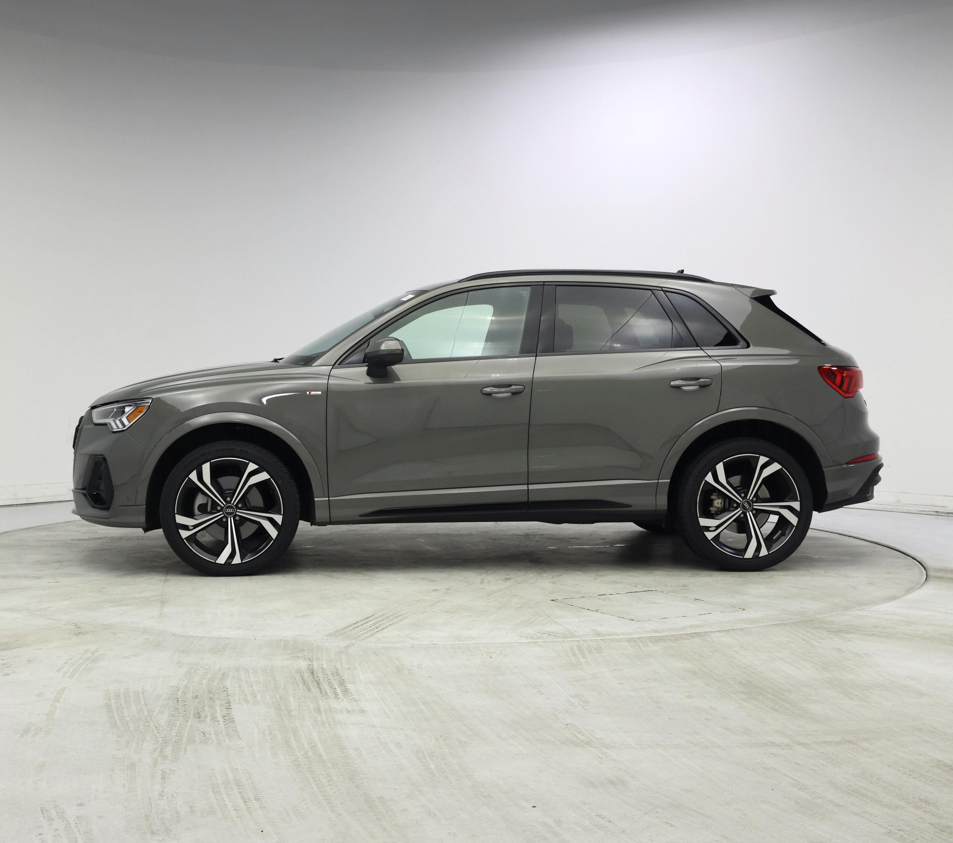 Thumbnail: 2023 Audi Q3 - 3