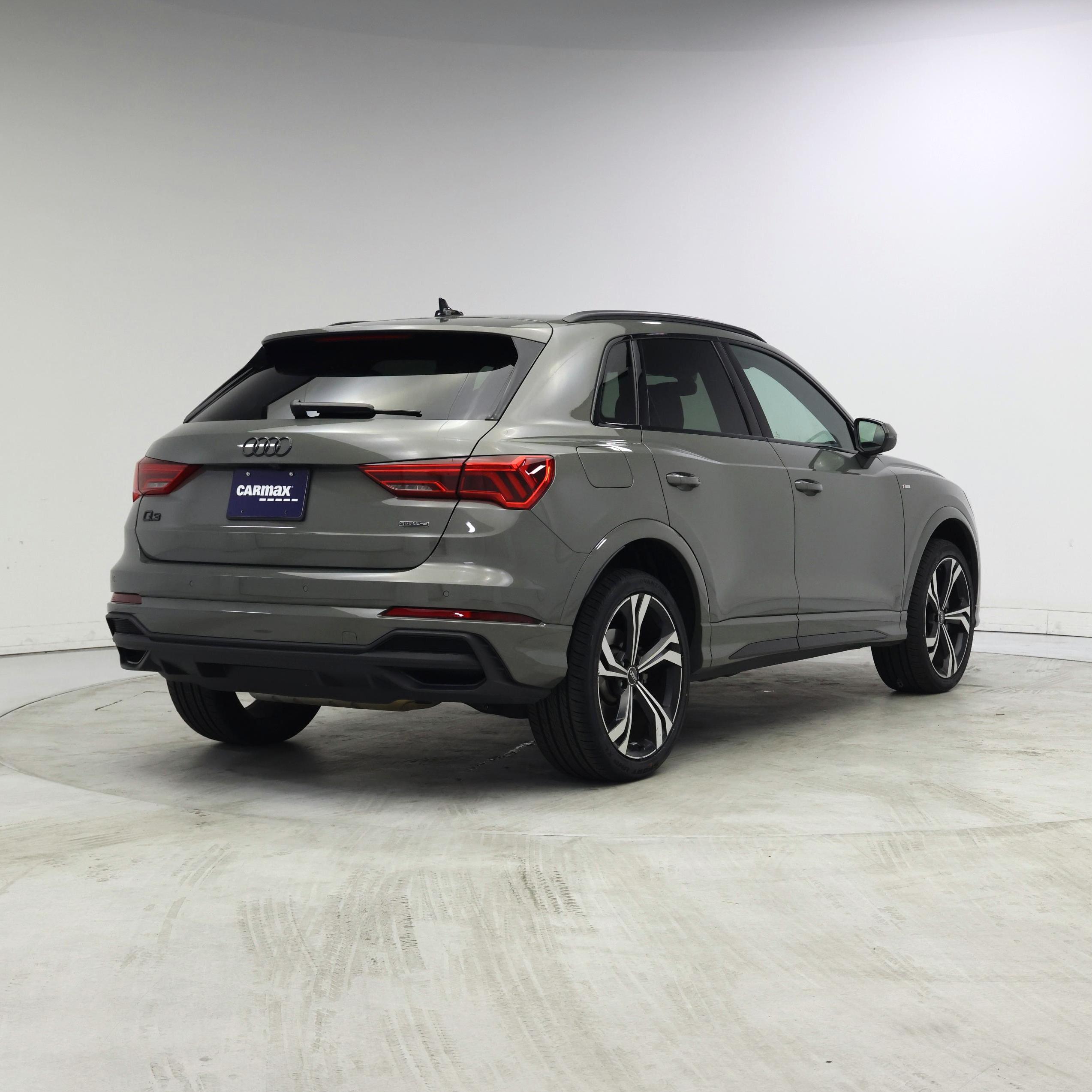 Thumbnail: 2023 Audi Q3 - 8