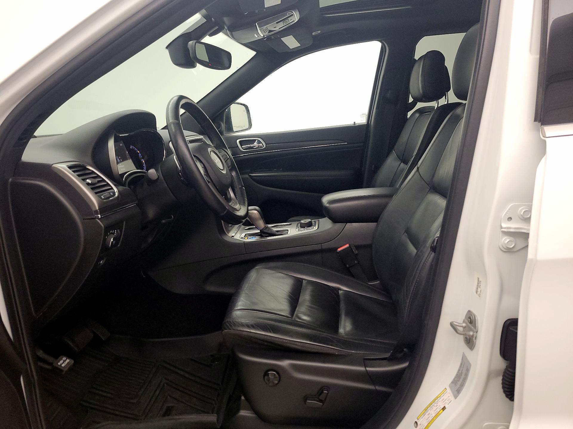Thumbnail: 2018 Jeep Grand Cherokee - 11
