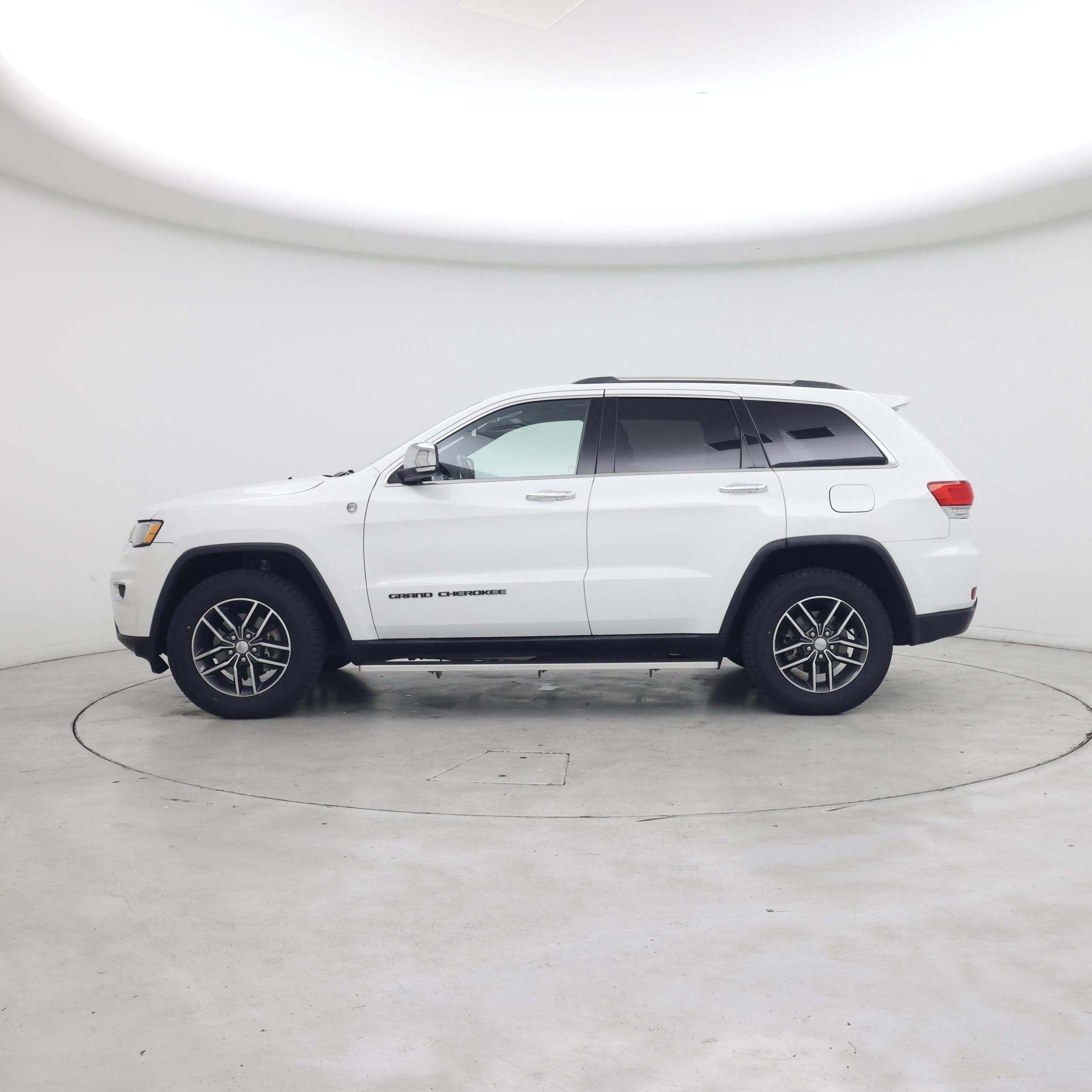 Thumbnail: 2018 Jeep Grand Cherokee - 3