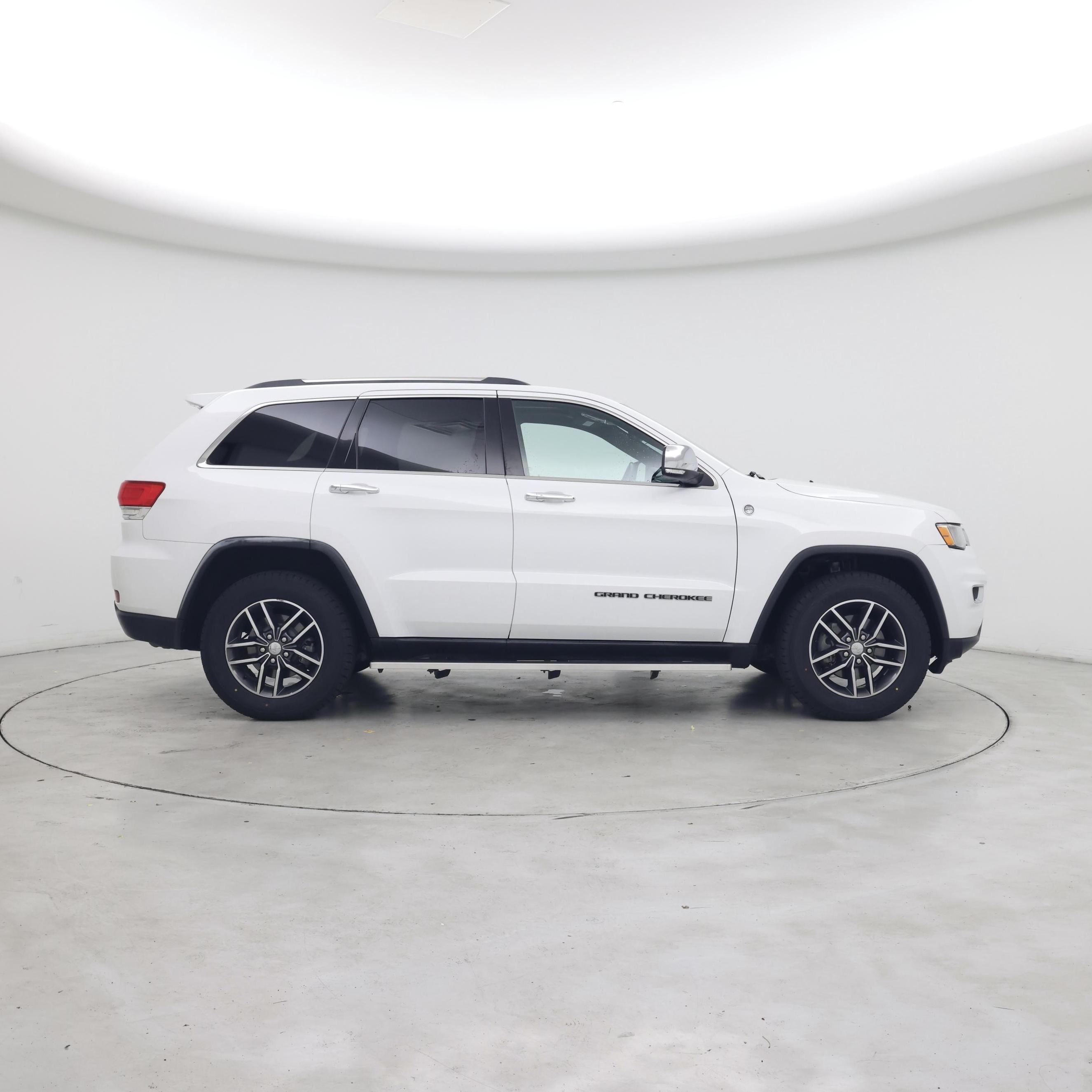 Thumbnail: 2018 Jeep Grand Cherokee - 7