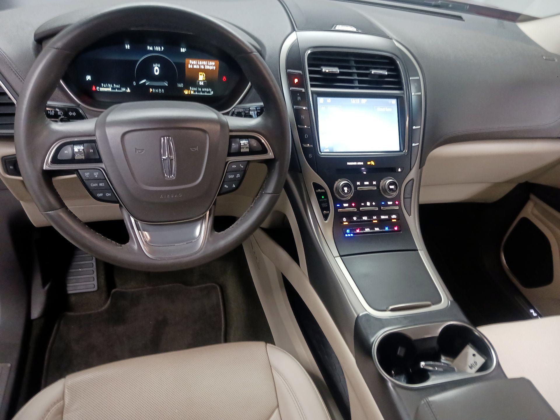 Thumbnail: 2019 Lincoln Nautilus - 9