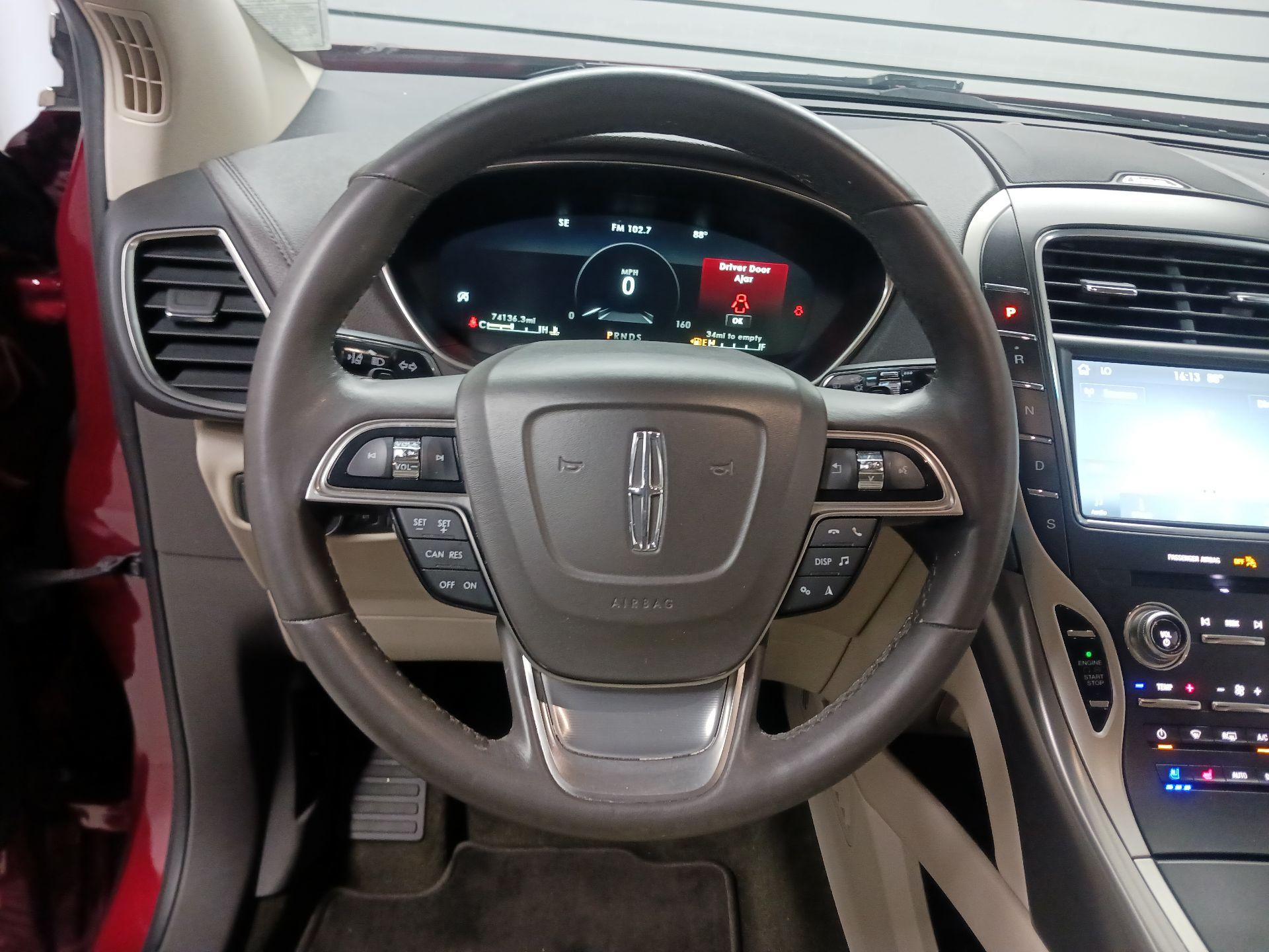 Thumbnail: 2019 Lincoln Nautilus - 10