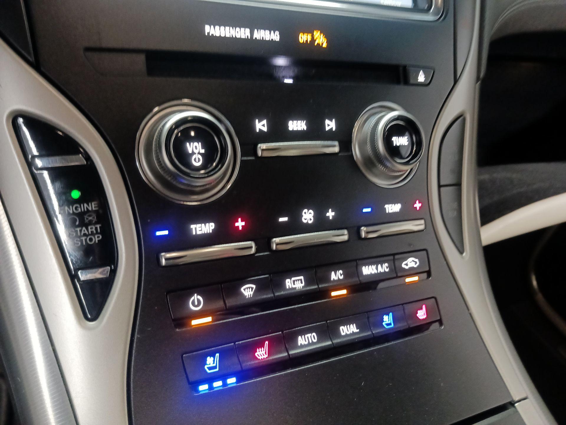 Thumbnail: 2019 Lincoln Nautilus - 14