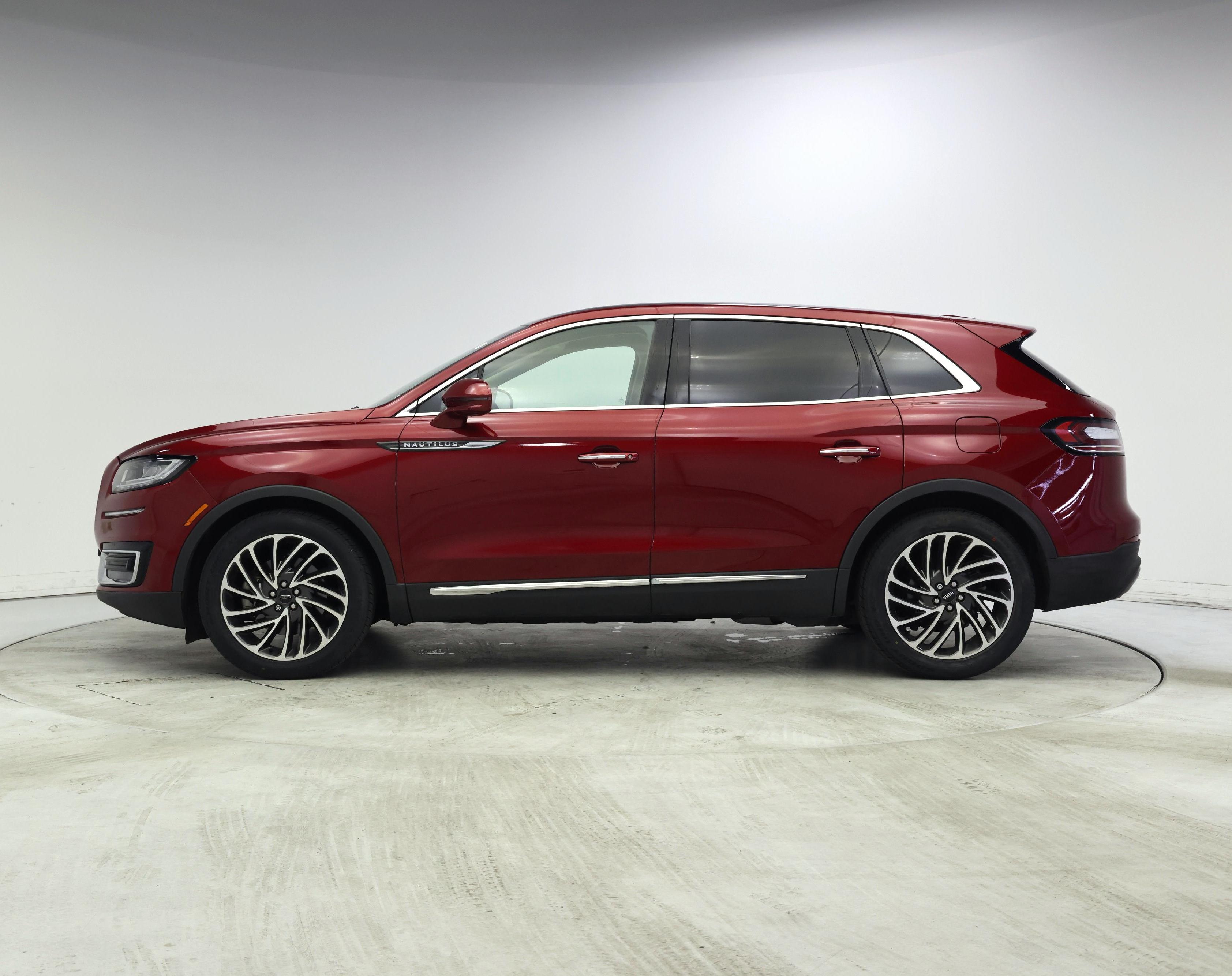 Thumbnail: 2019 Lincoln Nautilus - 3