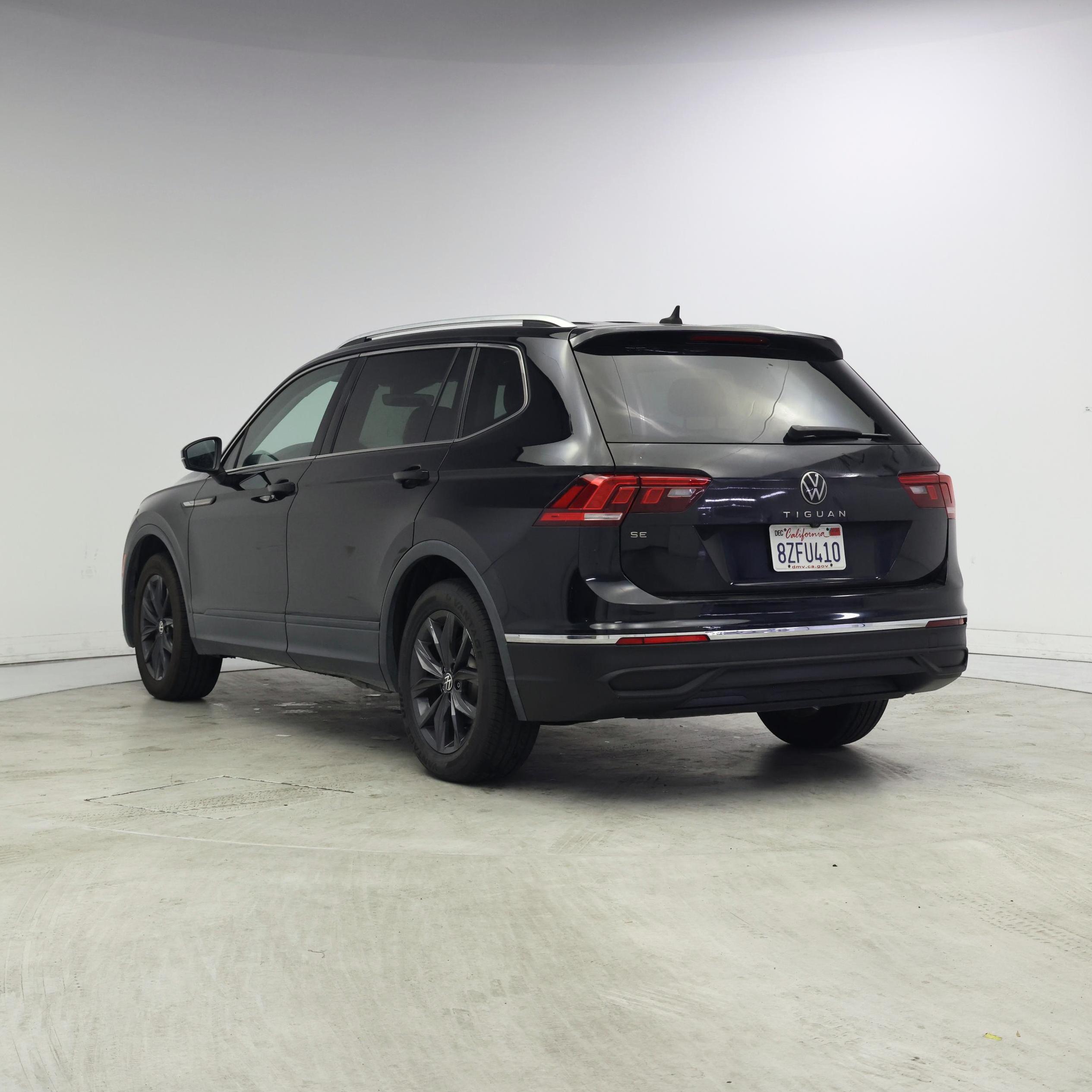 Thumbnail: 2022 Volkswagen Tiguan - 2
