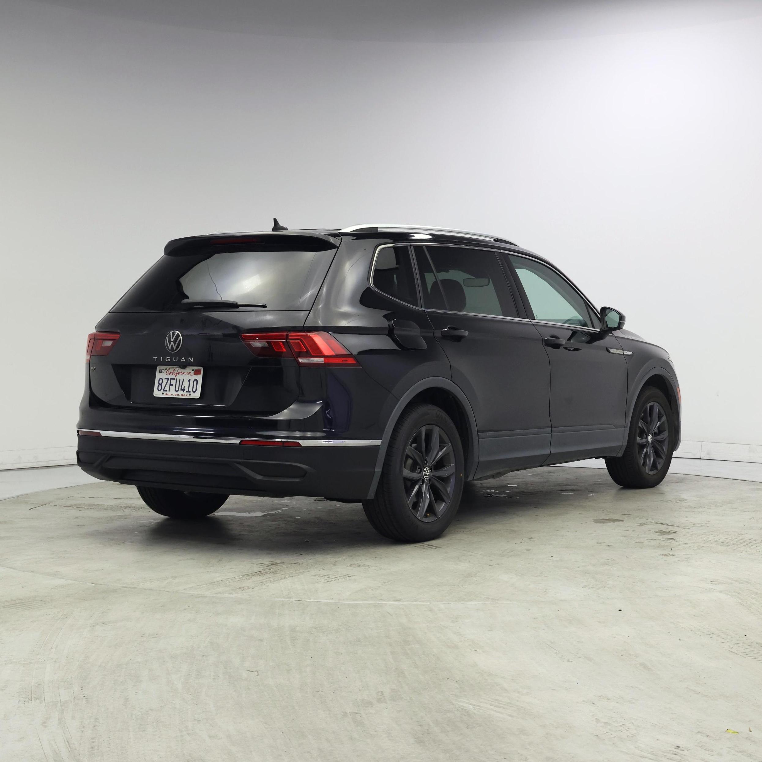 Thumbnail: 2022 Volkswagen Tiguan - 8