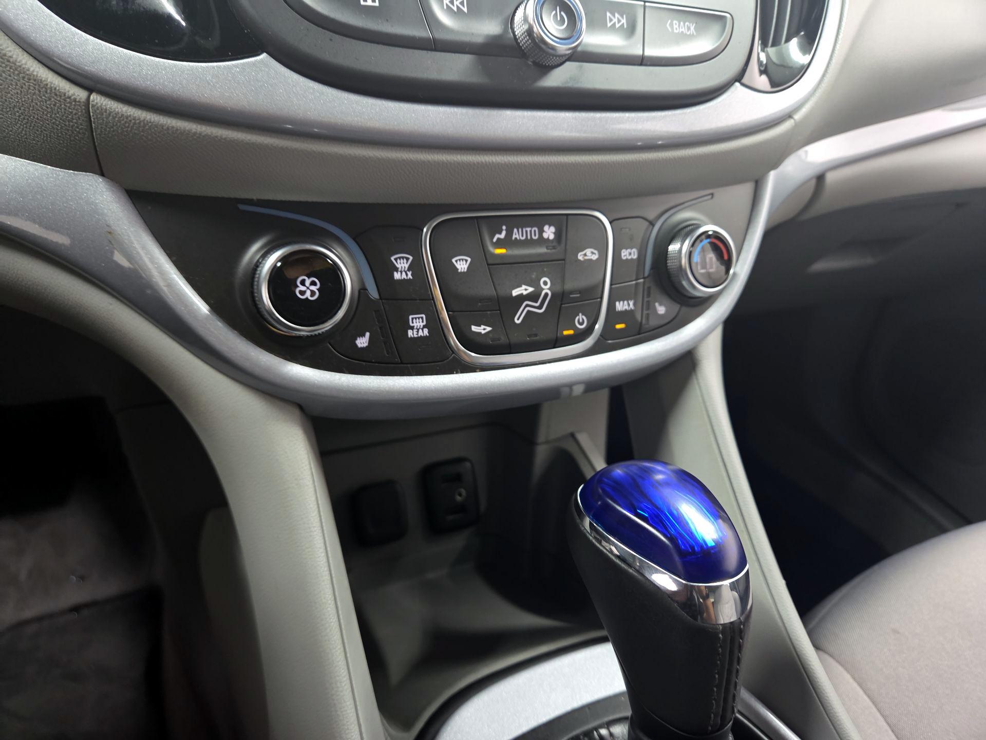 Thumbnail: 2016 Chevrolet Volt - 14