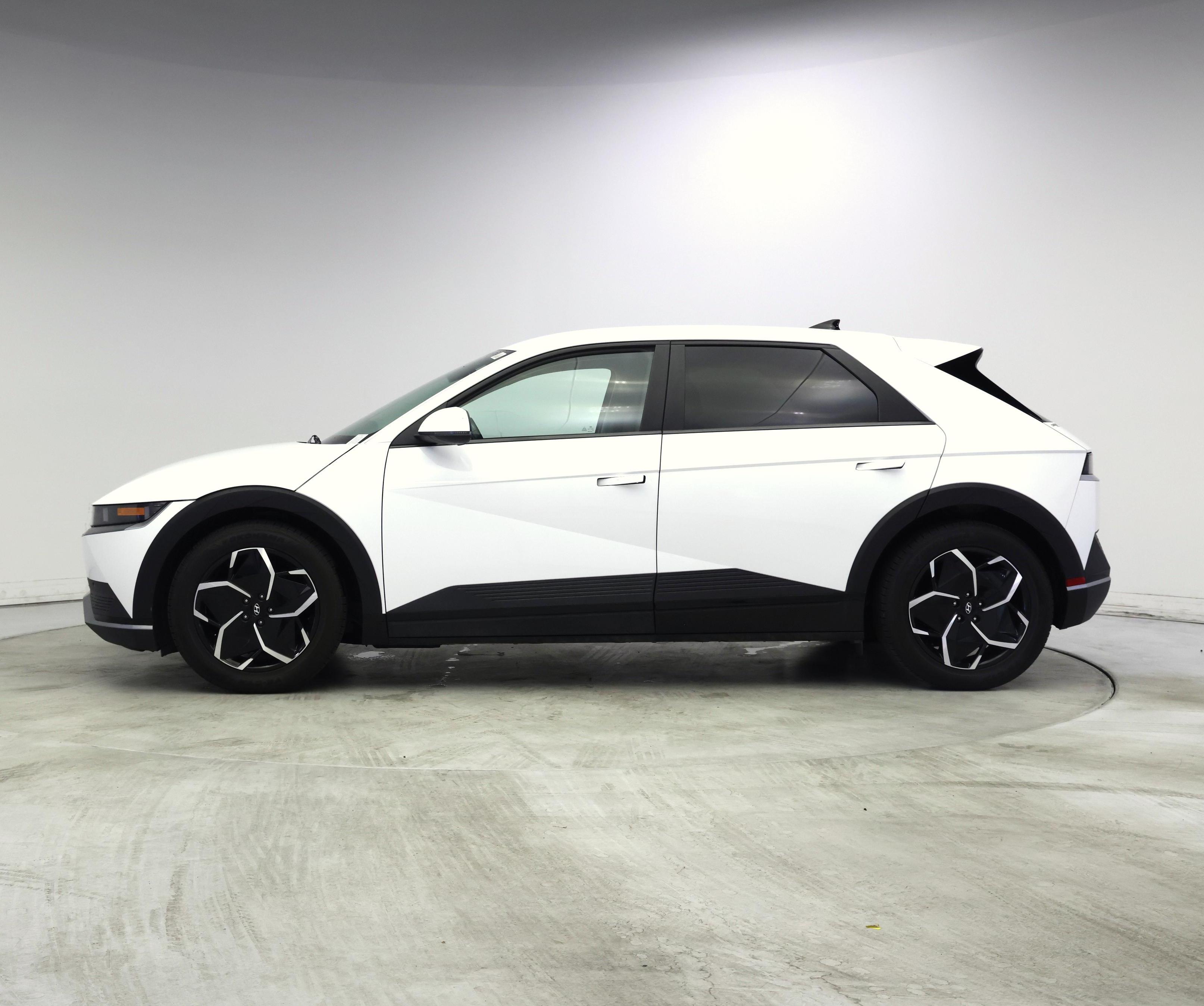 Thumbnail: 2022 Hyundai Ioniq 5 - 3