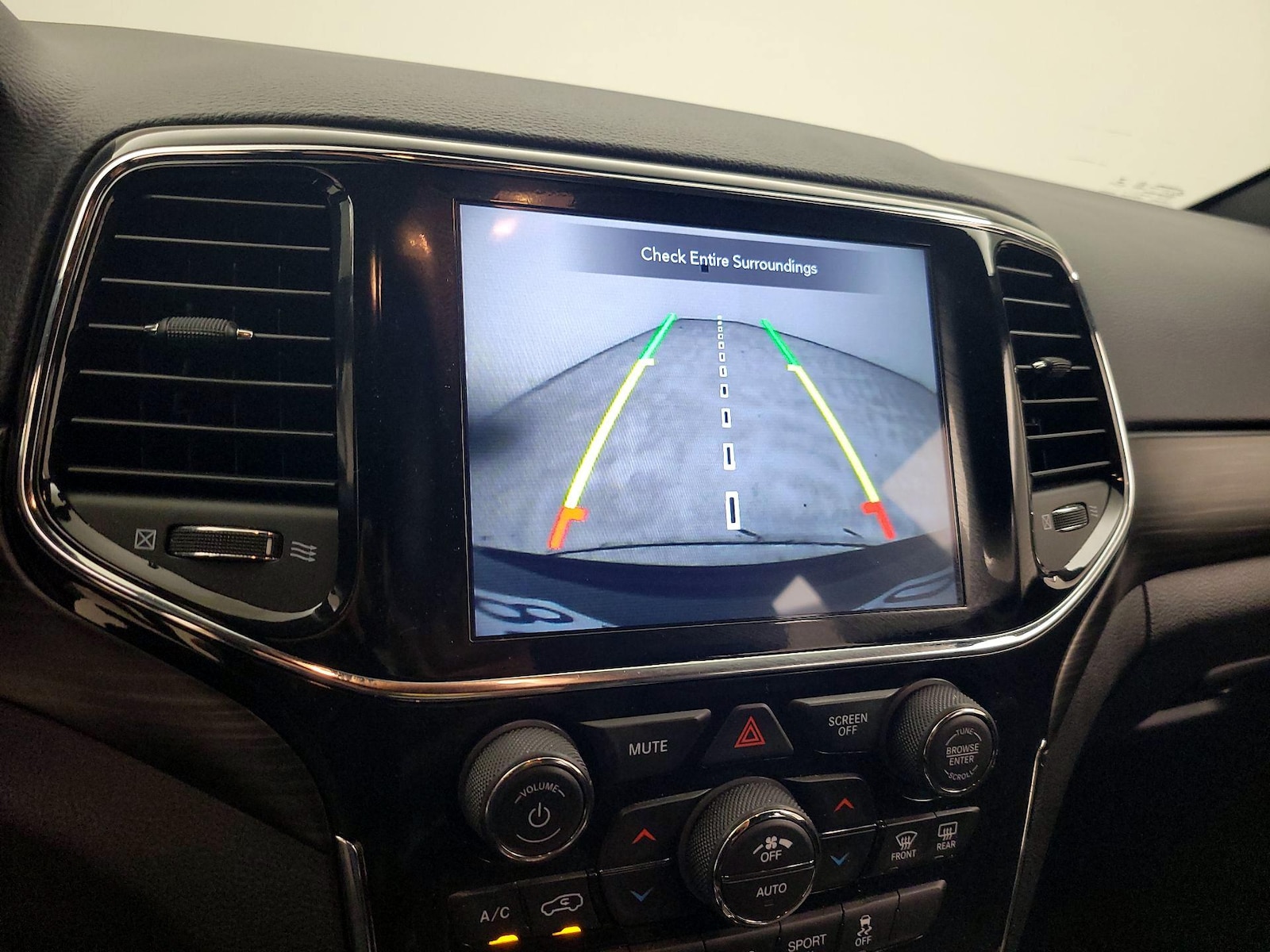2021 Jeep Grand Cherokee Laredo X - Photo 15