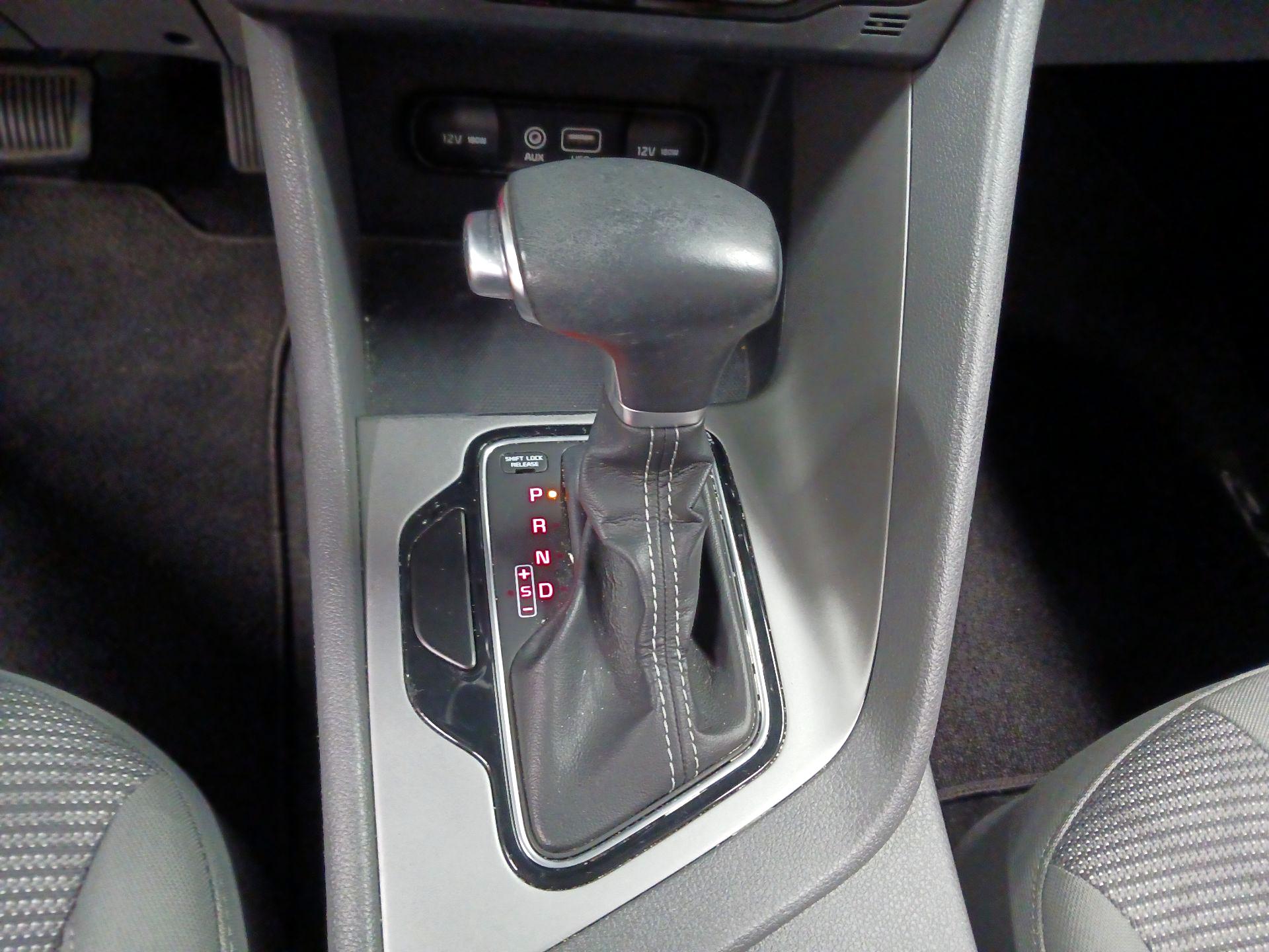 Thumbnail: 2018 Kia Niro - 17