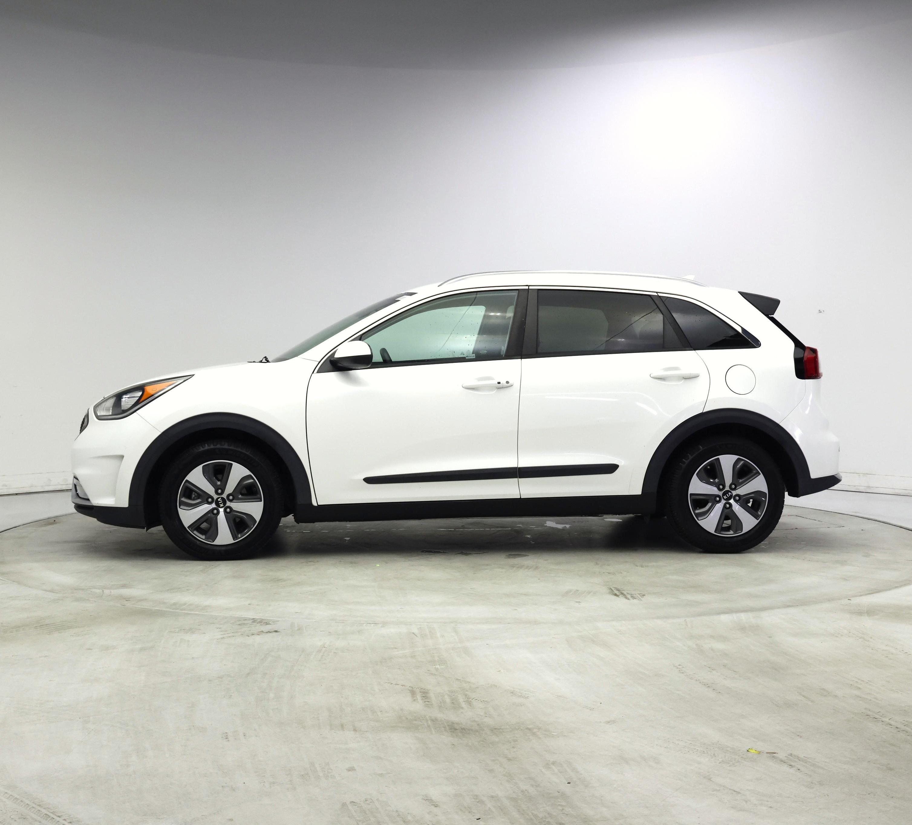 Thumbnail: 2018 Kia Niro - 3