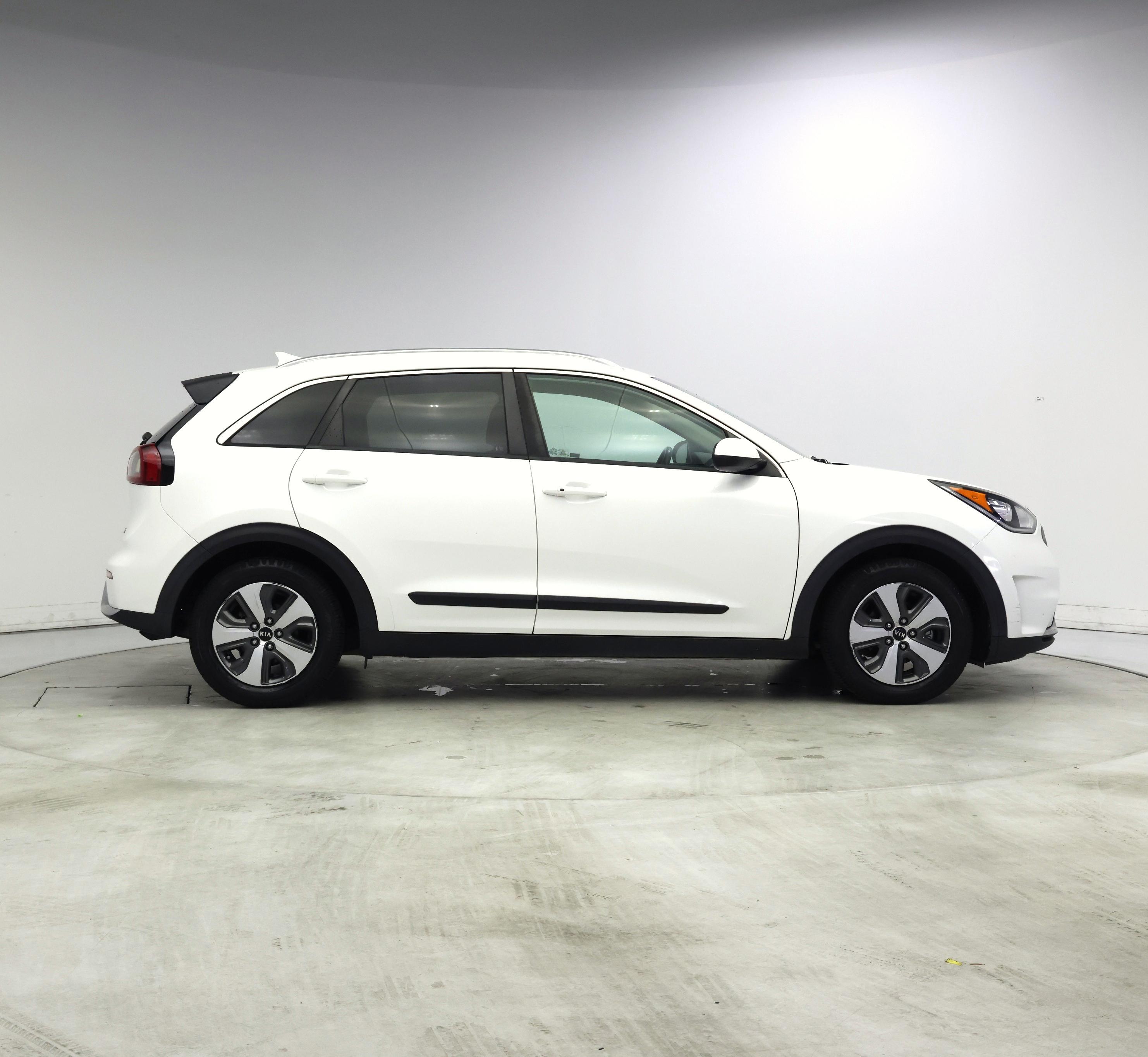 Thumbnail: 2018 Kia Niro - 7