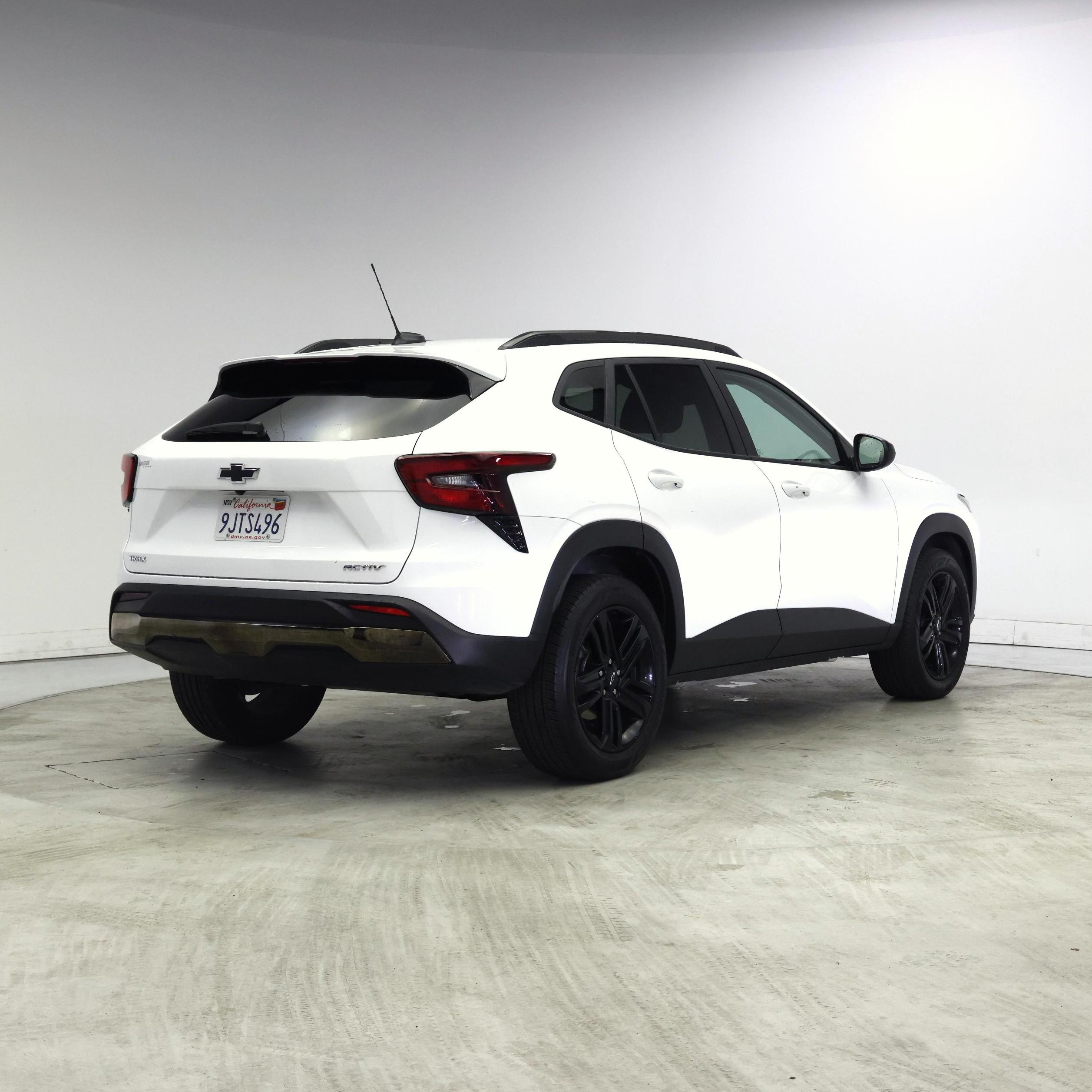 Thumbnail: 2024 Chevrolet Trax - 8