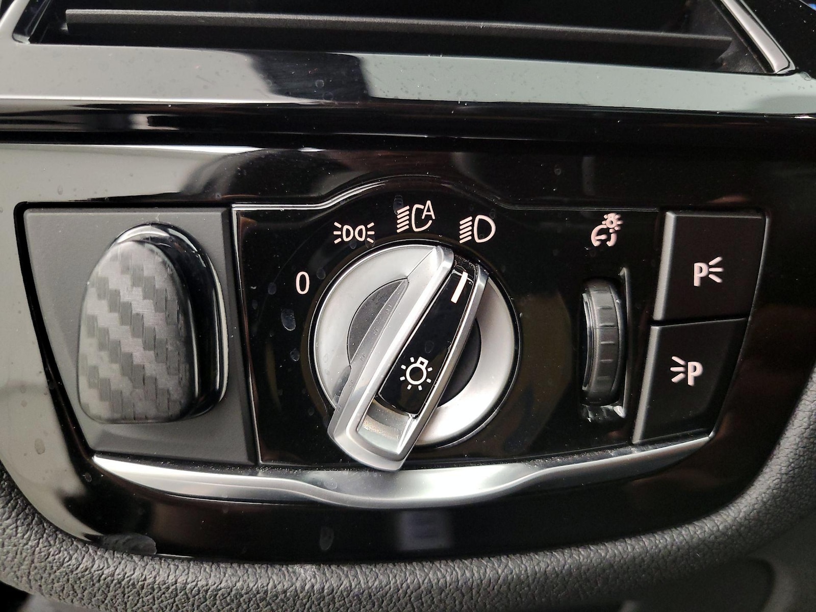 2019 BMW 5 Series 530i - Photo 14