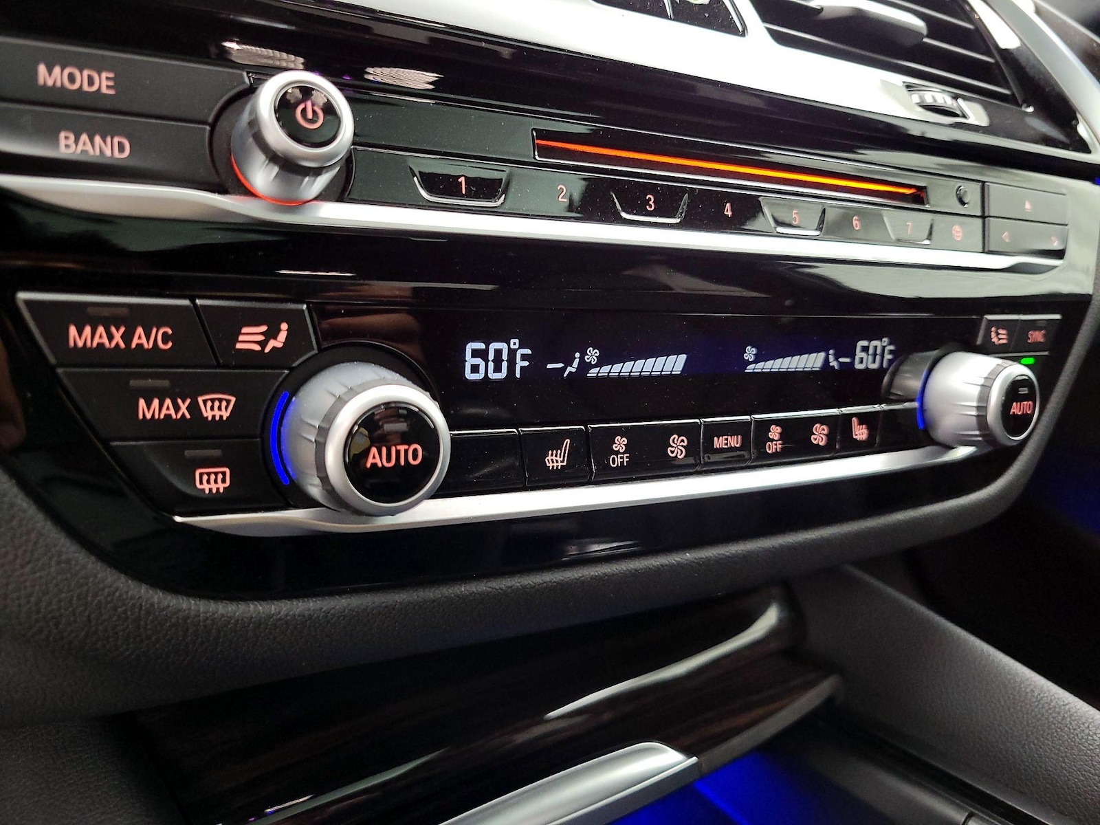 2019 BMW 5 Series 530i - Photo 17