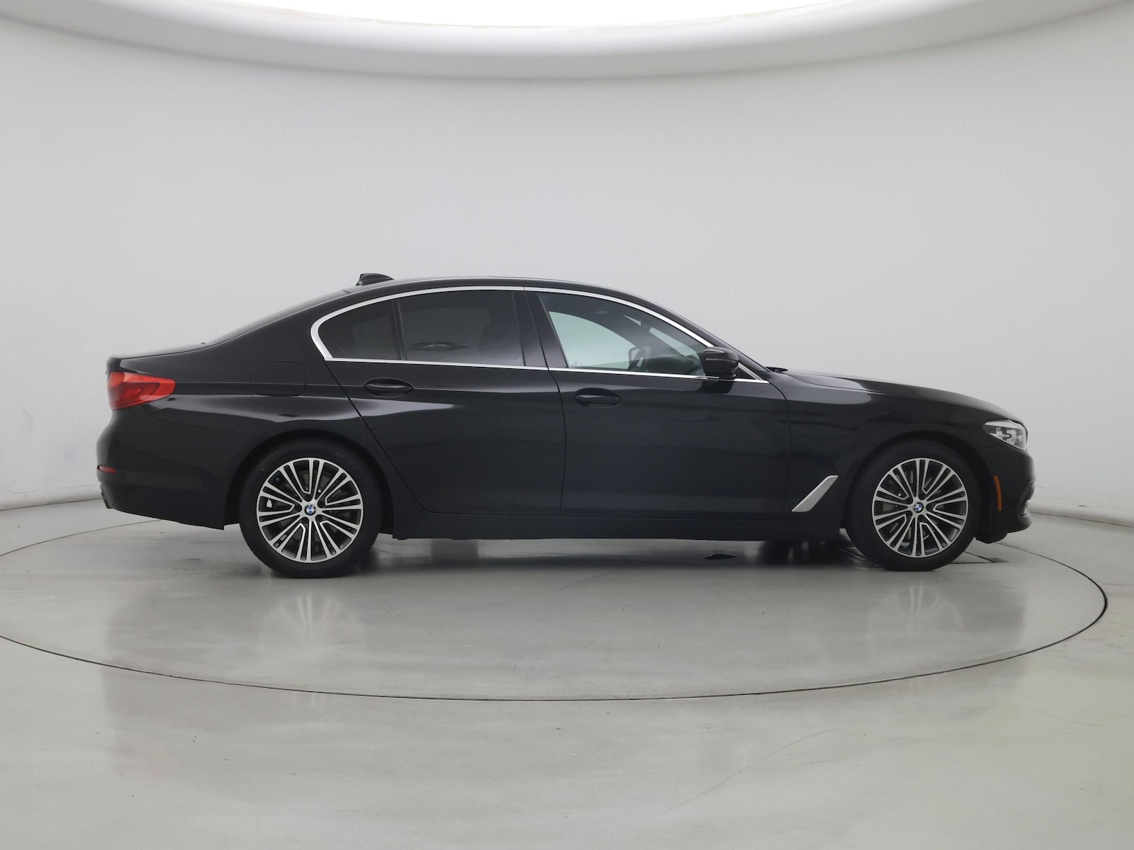 2019 BMW 5 Series 530i - Photo 8