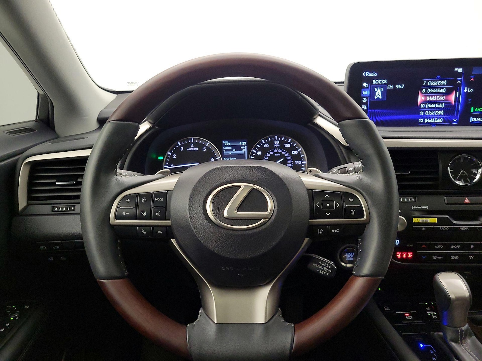 2022 Lexus RX 350 - Photo 11