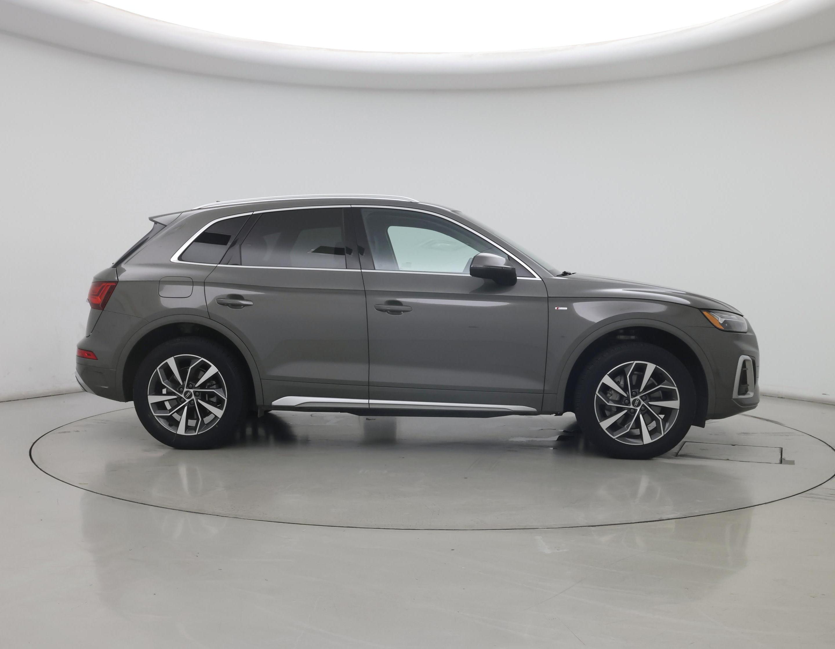 Thumbnail: 2023 Audi Q5 - 7