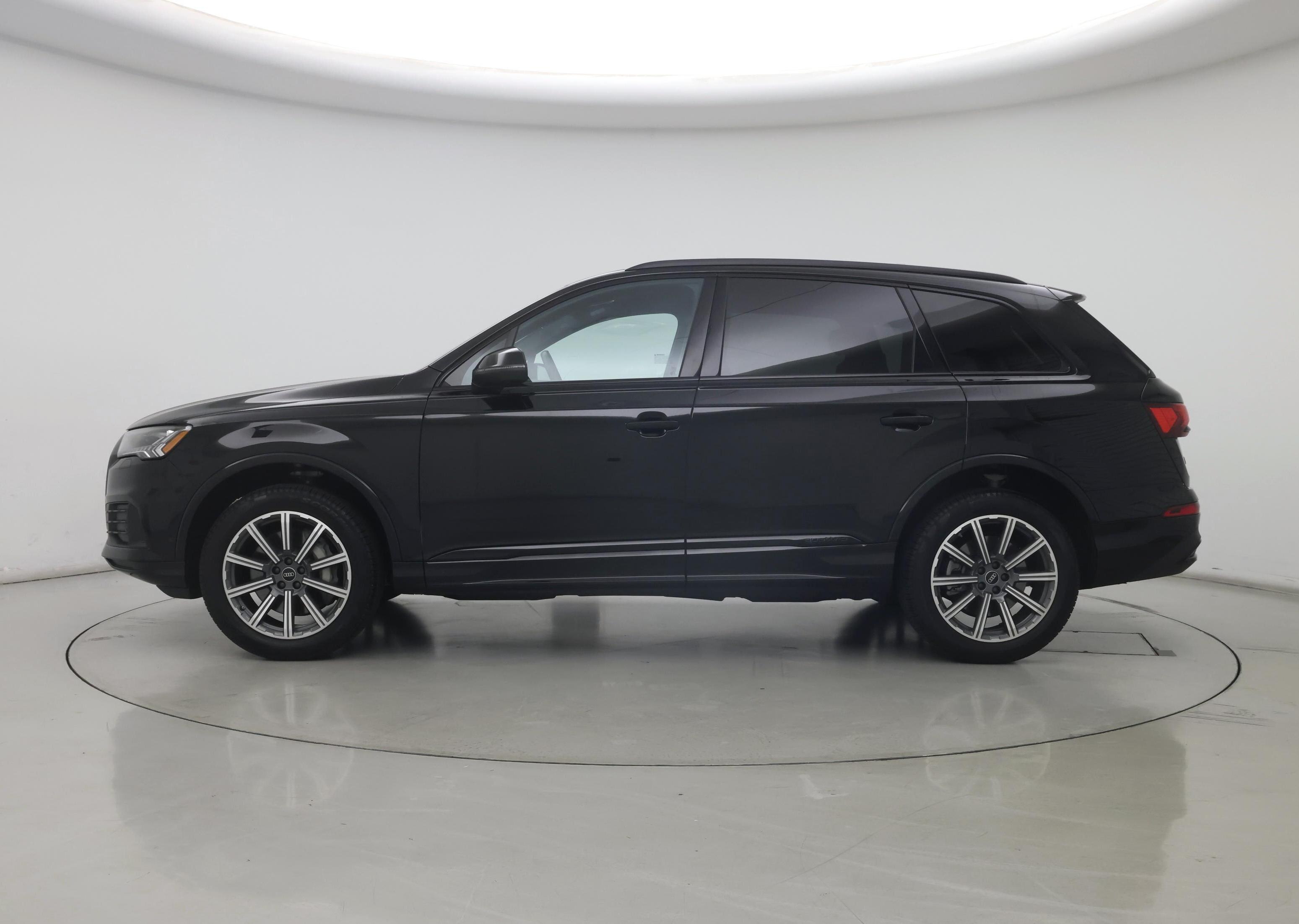 Thumbnail: 2023 Audi Q7 - 3