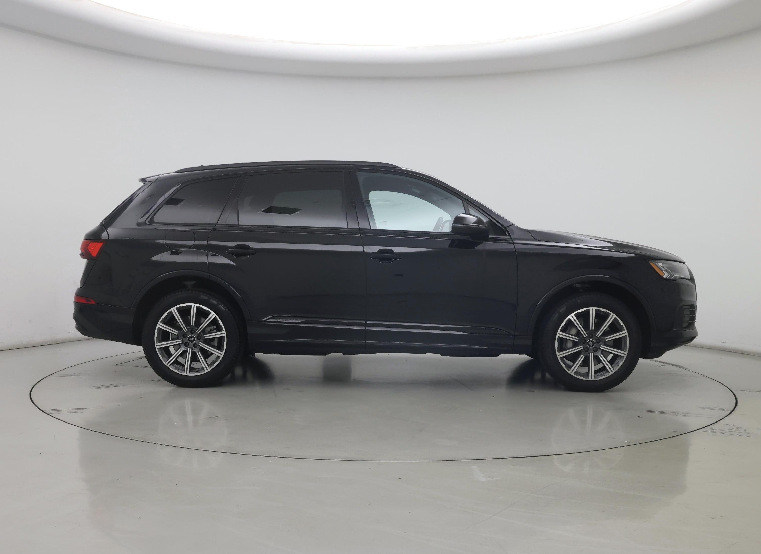 Thumbnail: 2023 Audi Q7 - 7