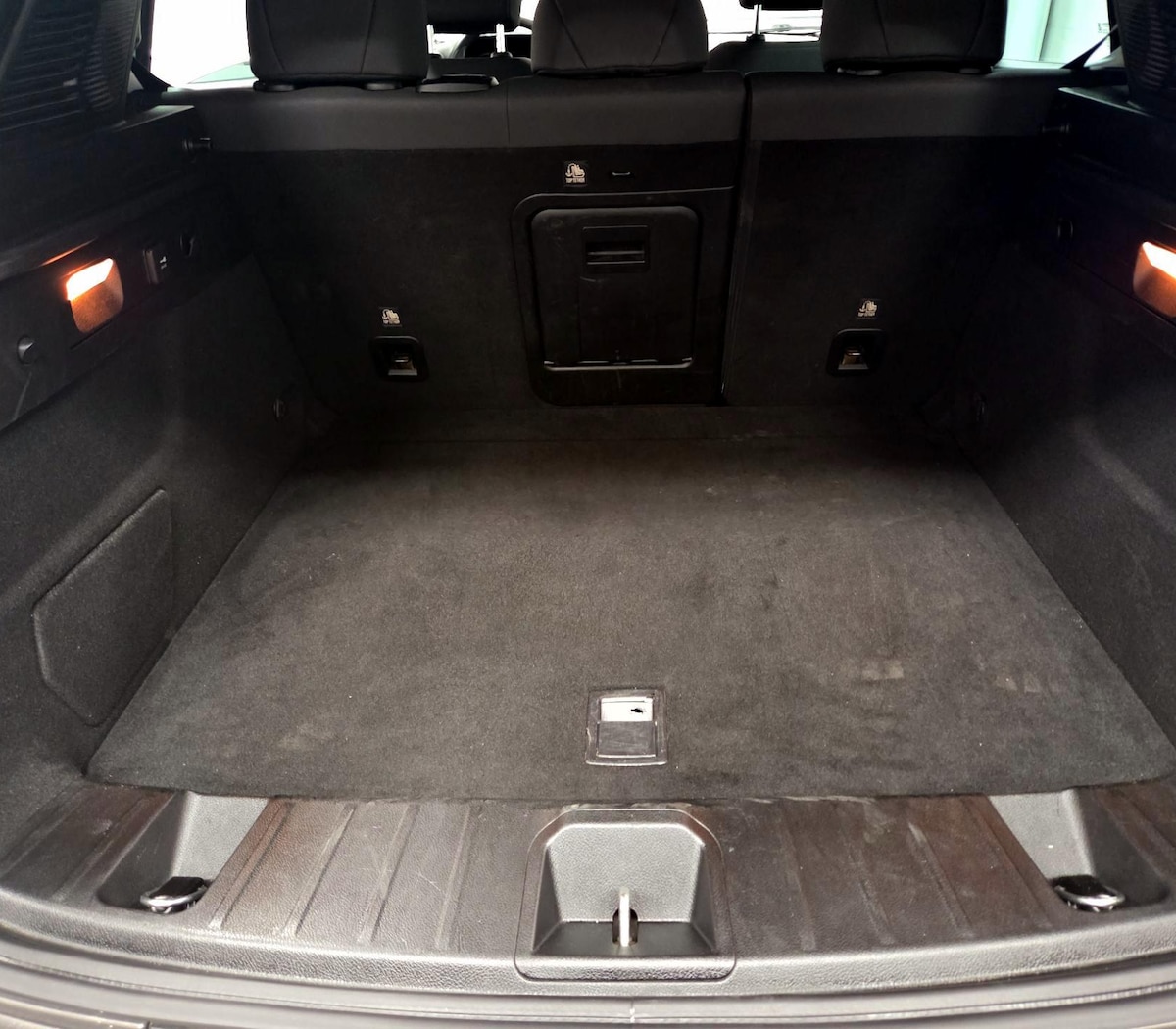 Trunk/Cargo (Seats Up)