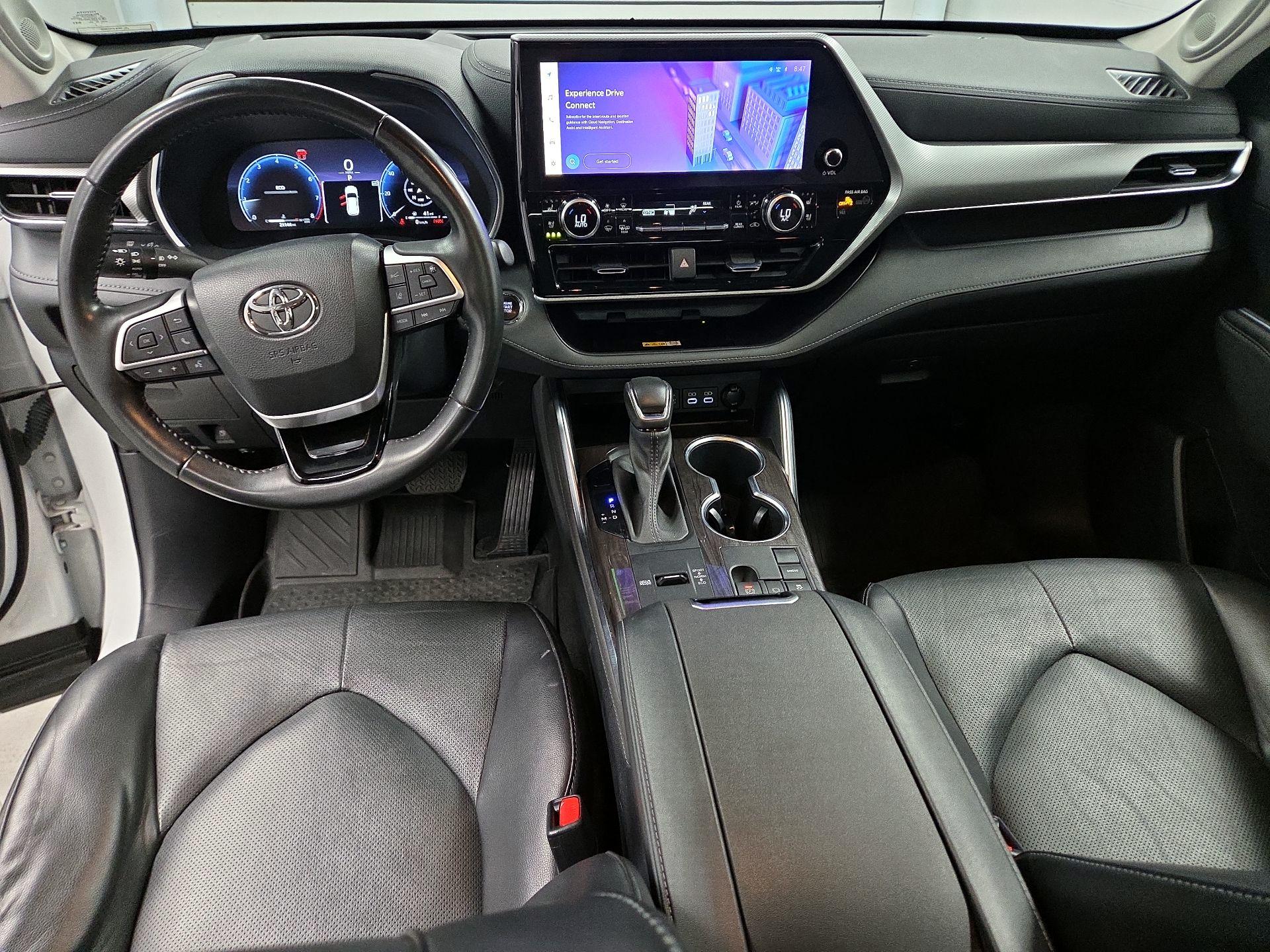Thumbnail: 2023 Toyota Highlander - 9