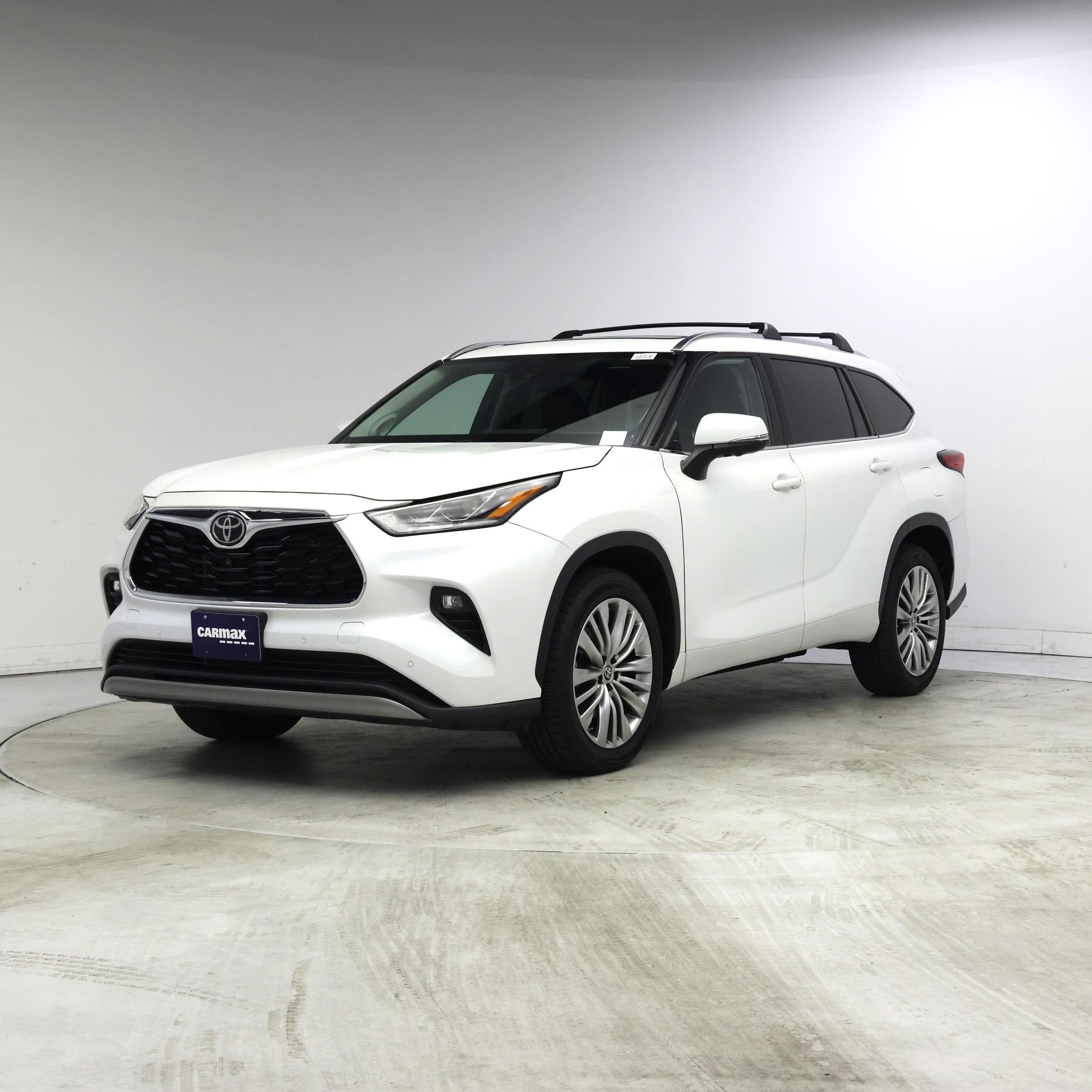 Thumbnail: 2023 Toyota Highlander - 4
