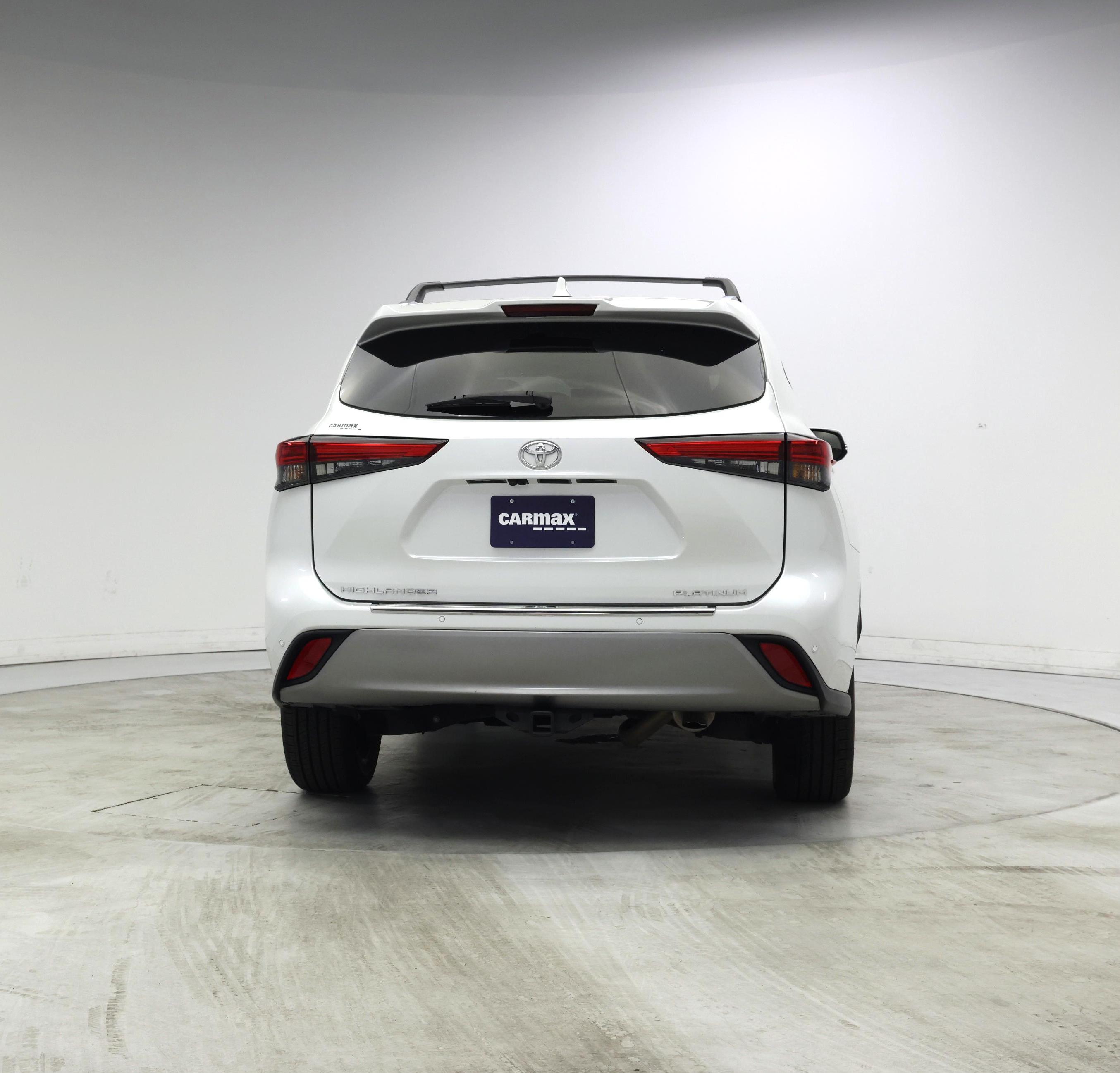 Thumbnail: 2023 Toyota Highlander - 6
