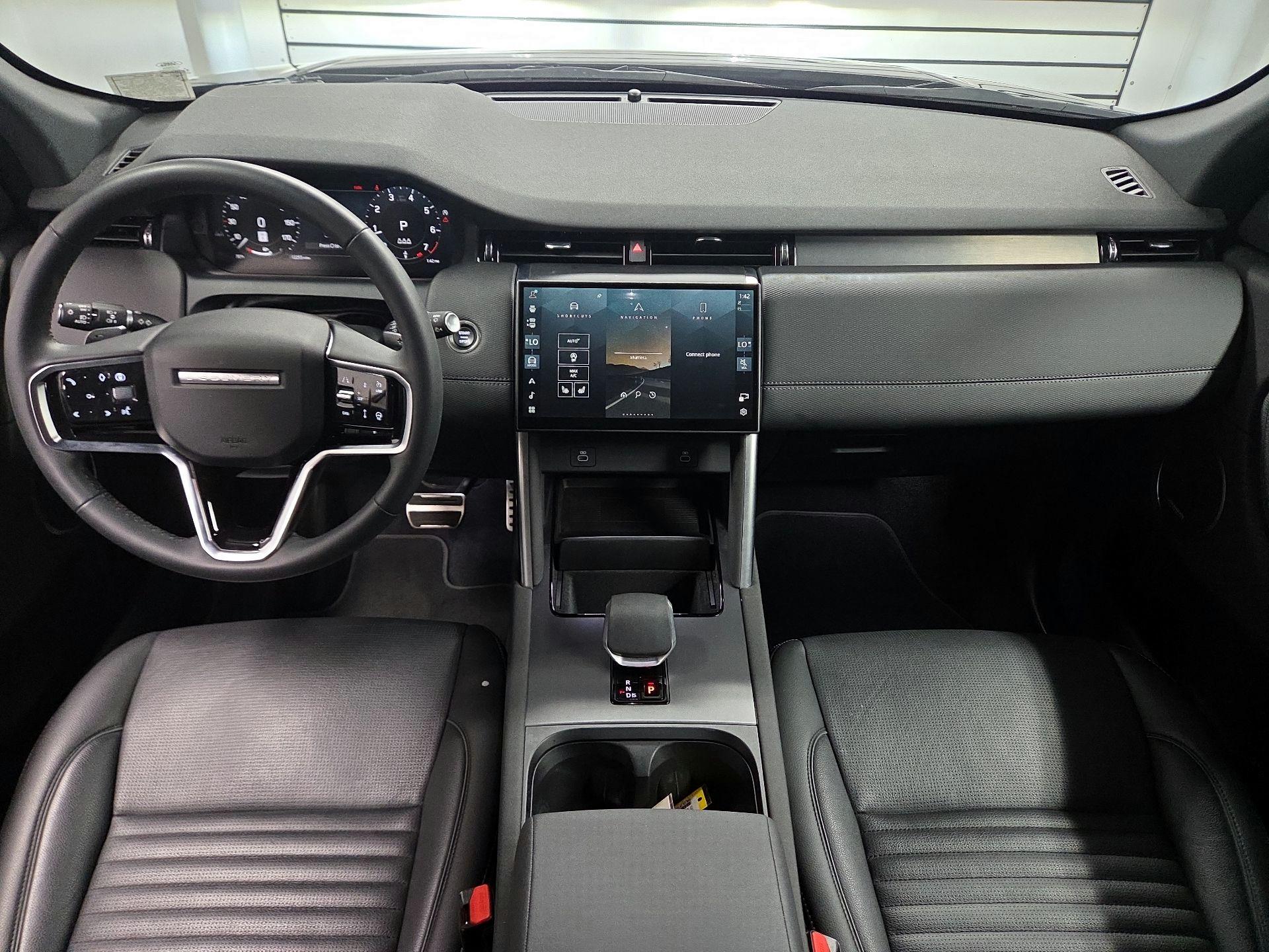 Thumbnail: 2025 Land Rover Discovery Sport - 9