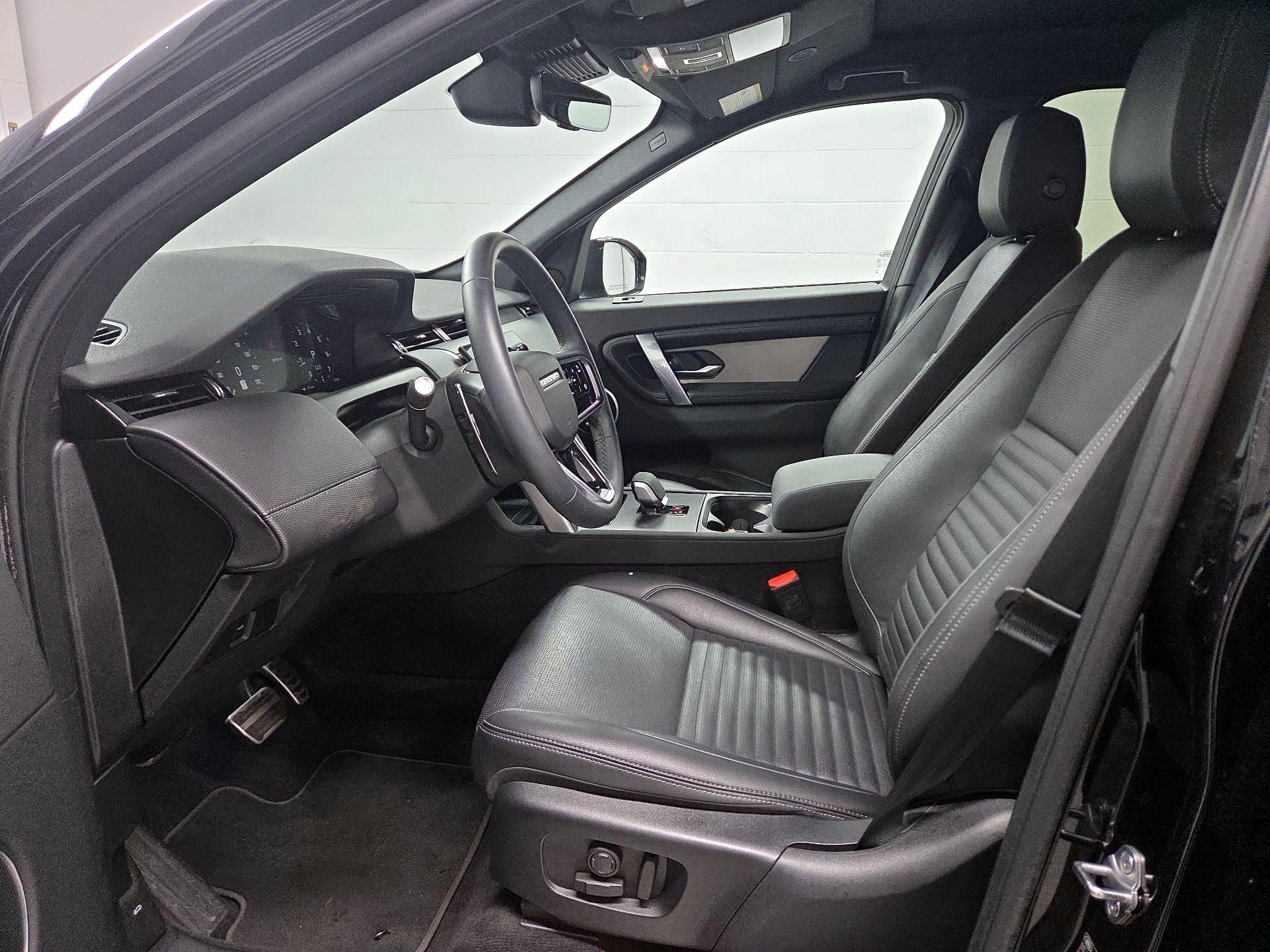 Thumbnail: 2025 Land Rover Discovery Sport - 11