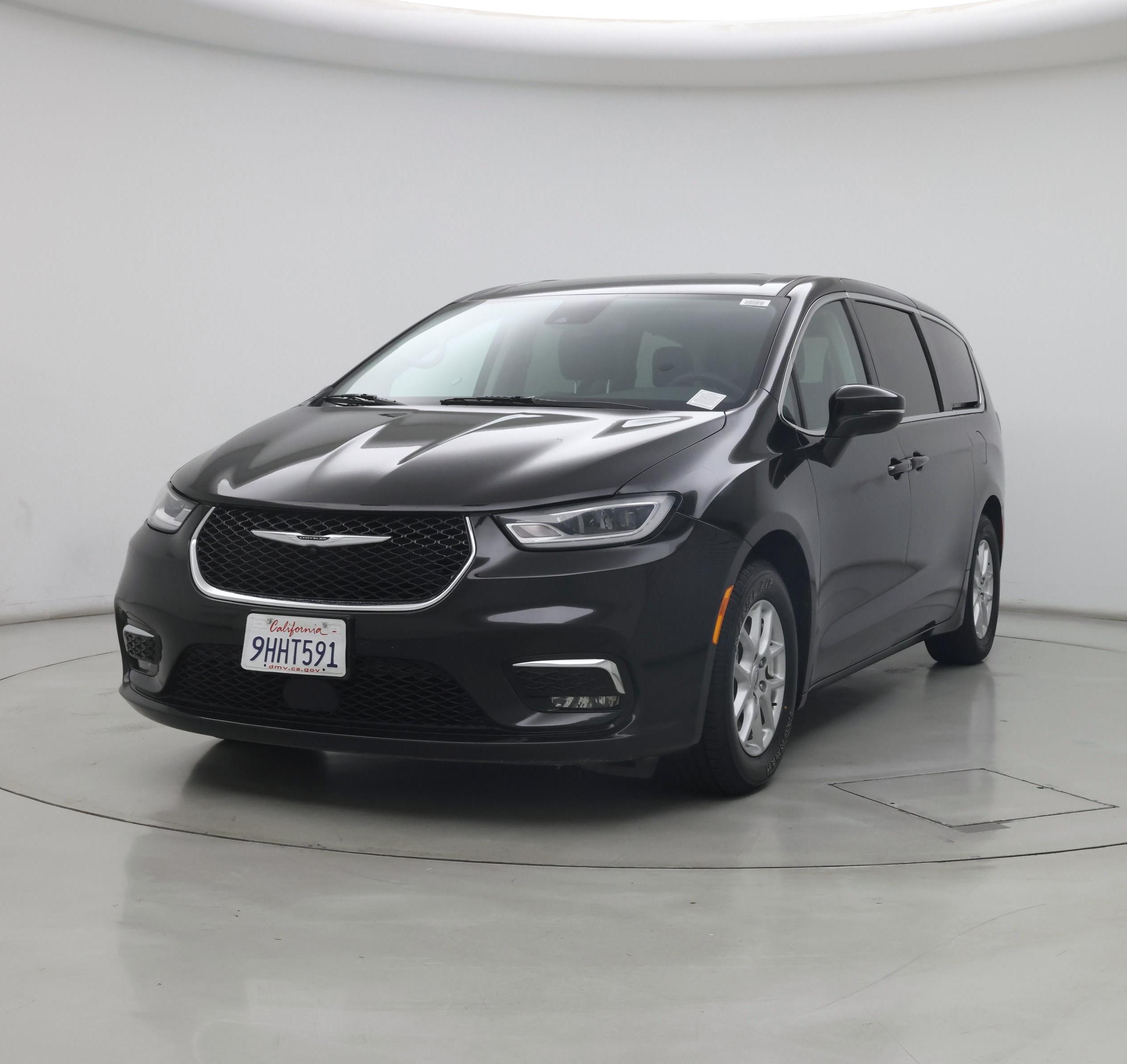 Thumbnail: 2023 Chrysler Pacifica - 4