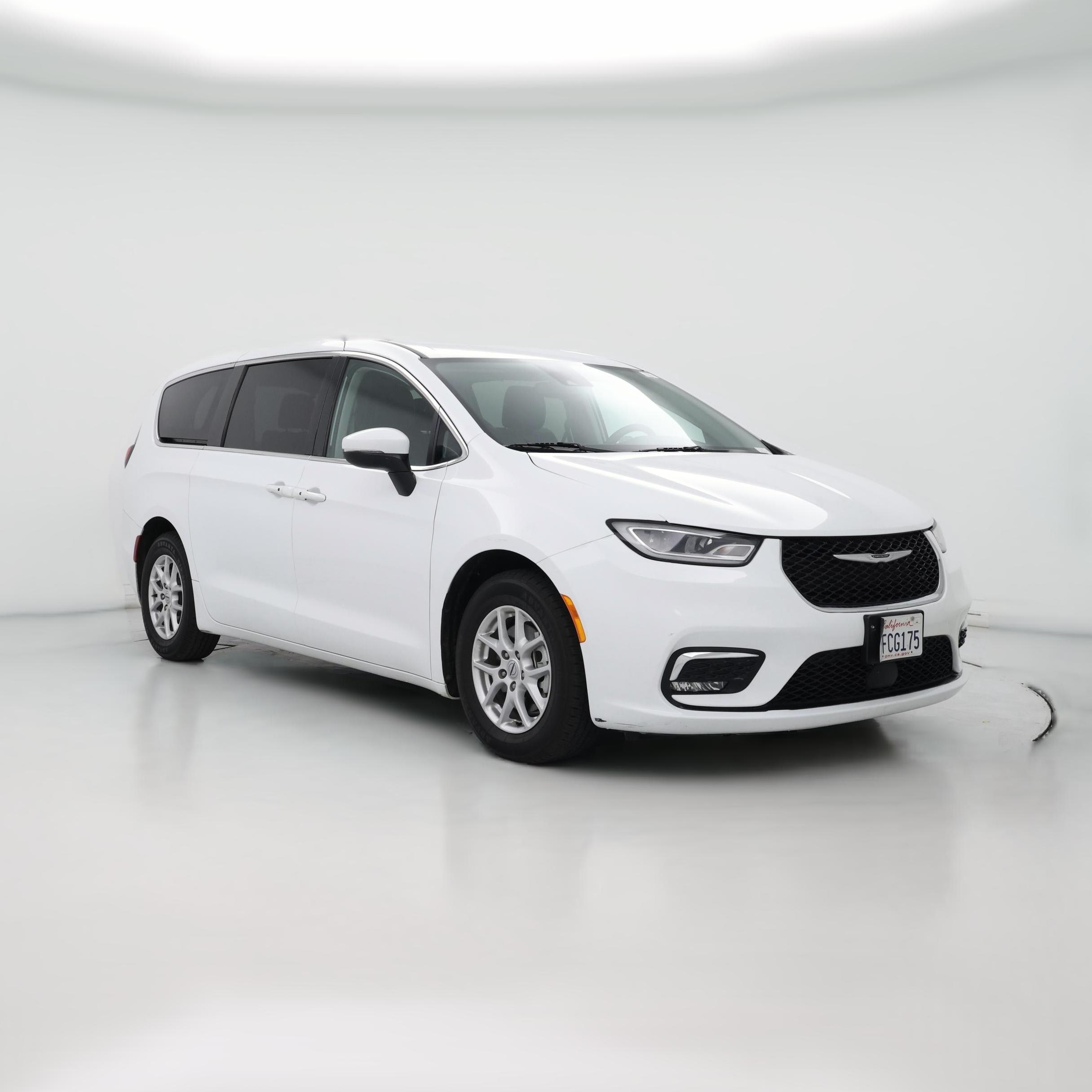 2023 Chrysler Pacifica Touring L - Photo 1