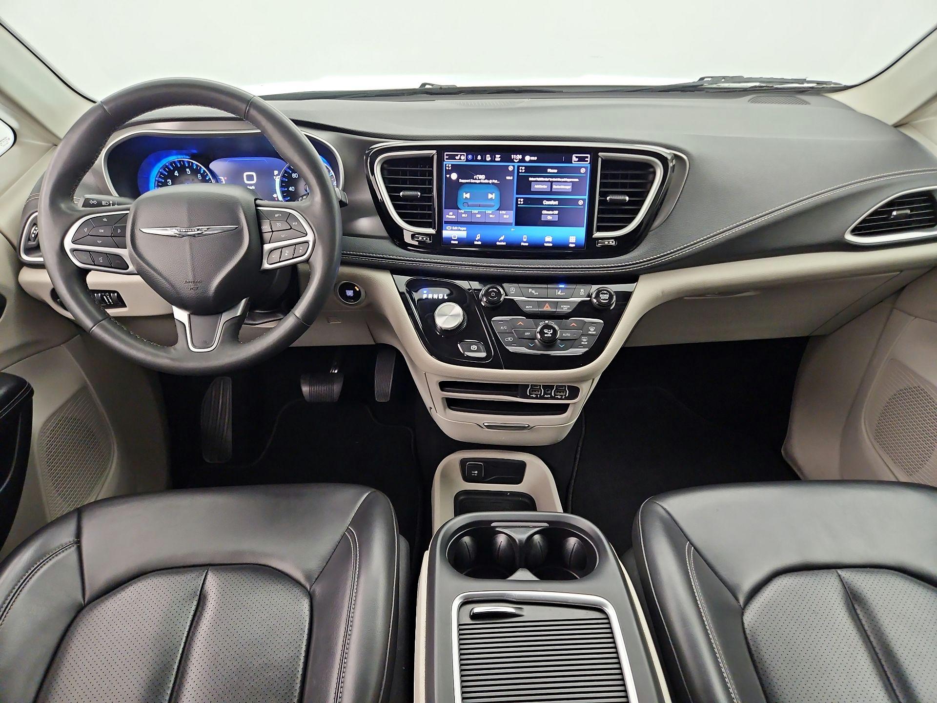 Thumbnail: 2023 Chrysler Pacifica - 9