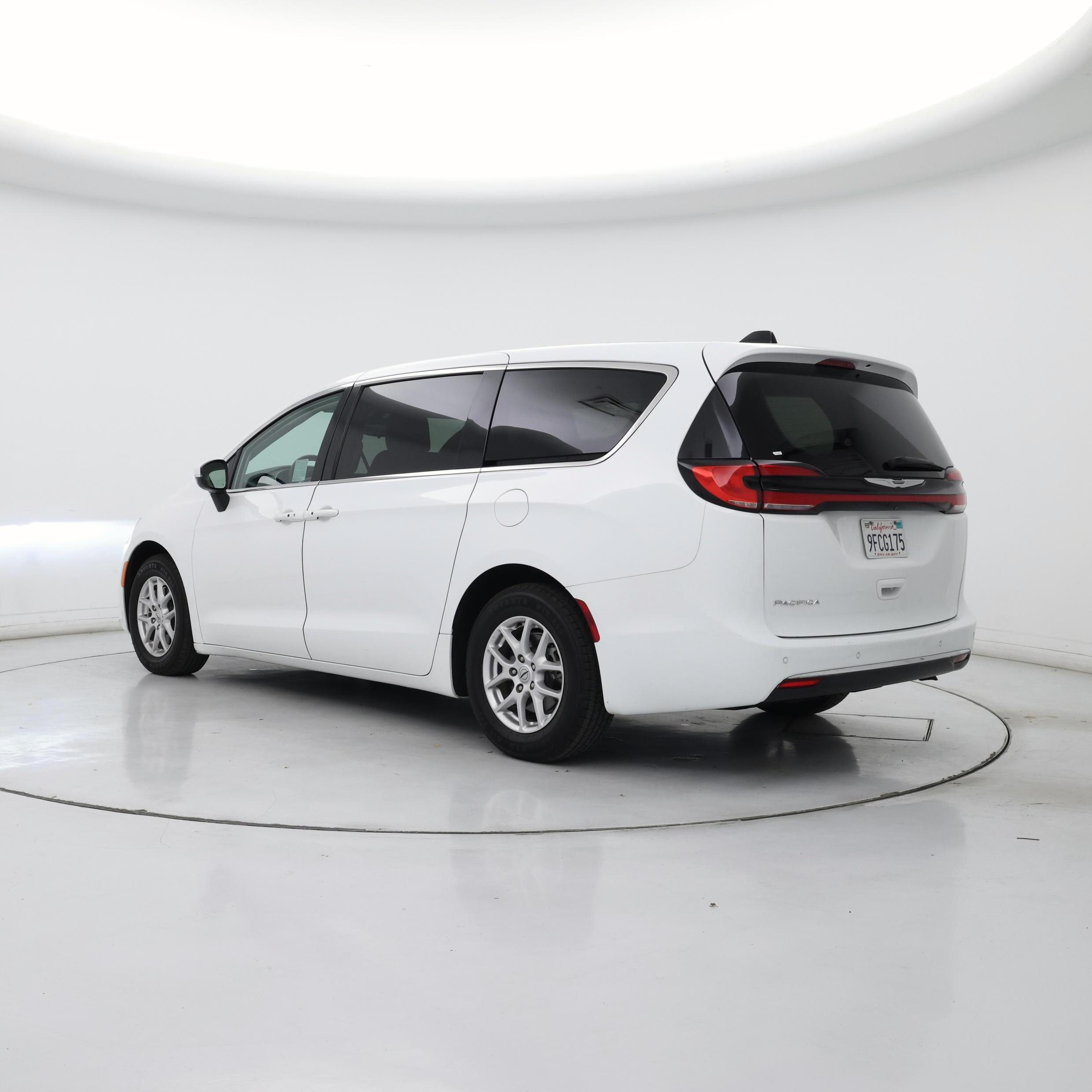 Thumbnail: 2023 Chrysler Pacifica - 2