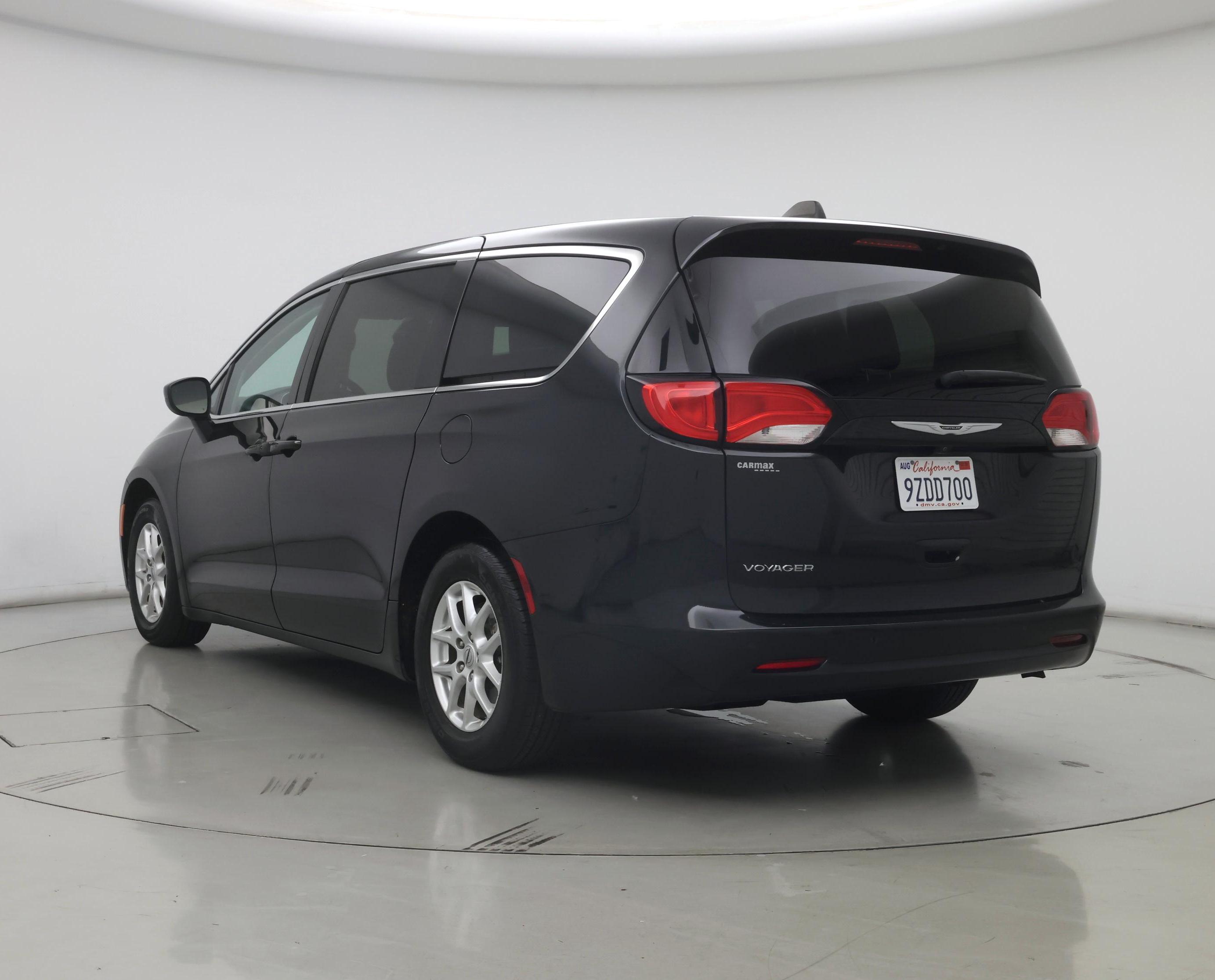 Thumbnail: 2022 Chrysler Voyager - 2