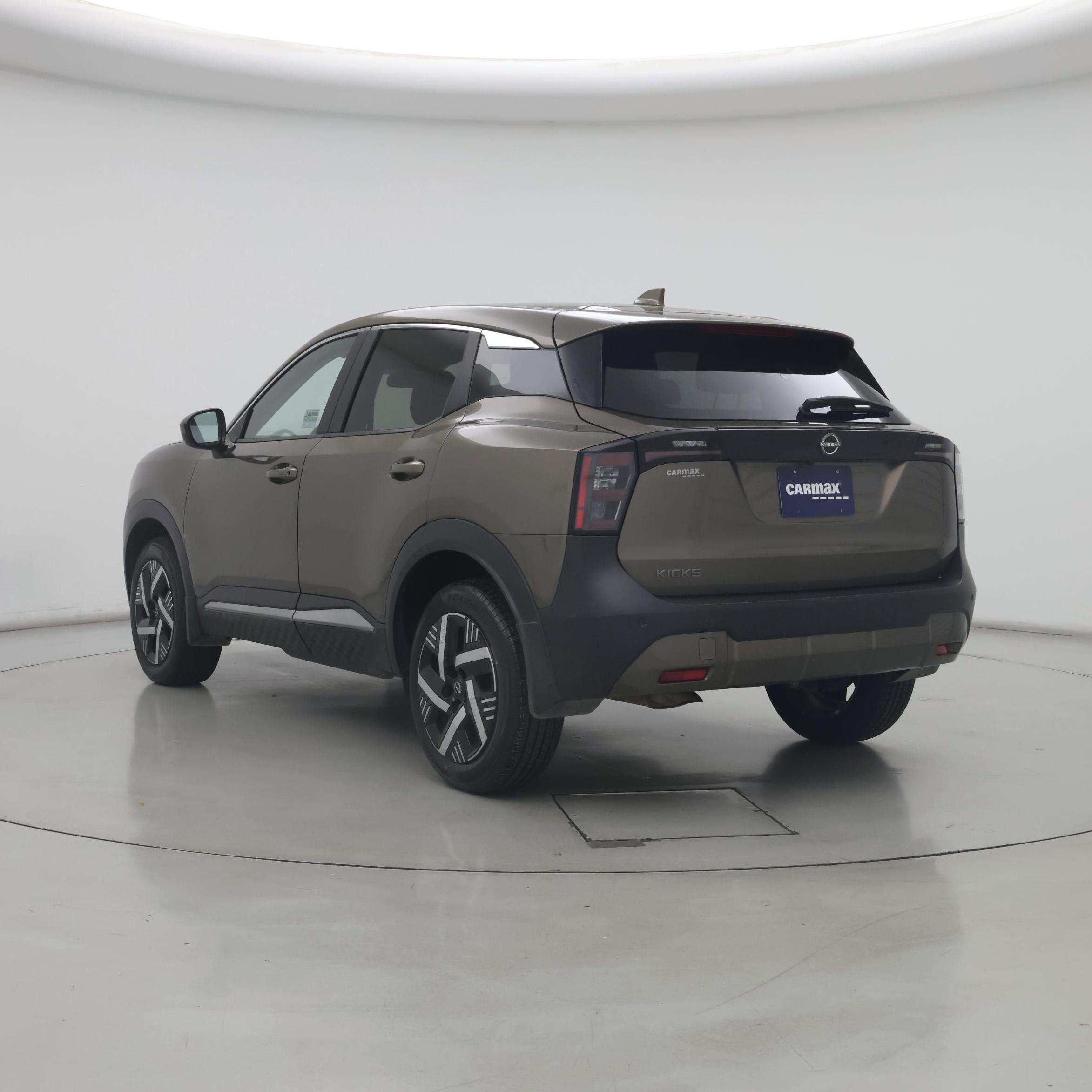 Thumbnail: 2025 Nissan Kicks - 2