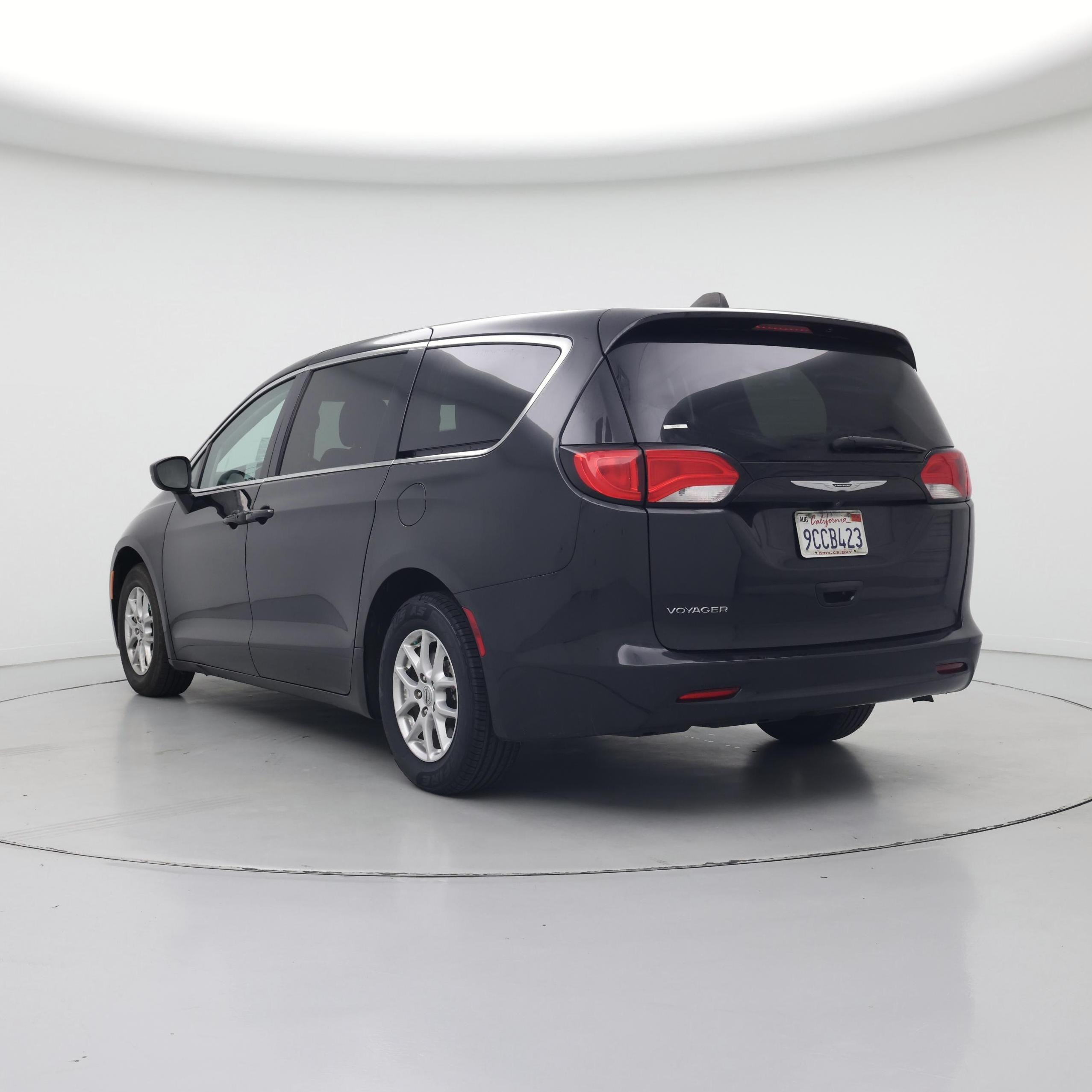 Thumbnail: 2022 Chrysler Voyager - 2