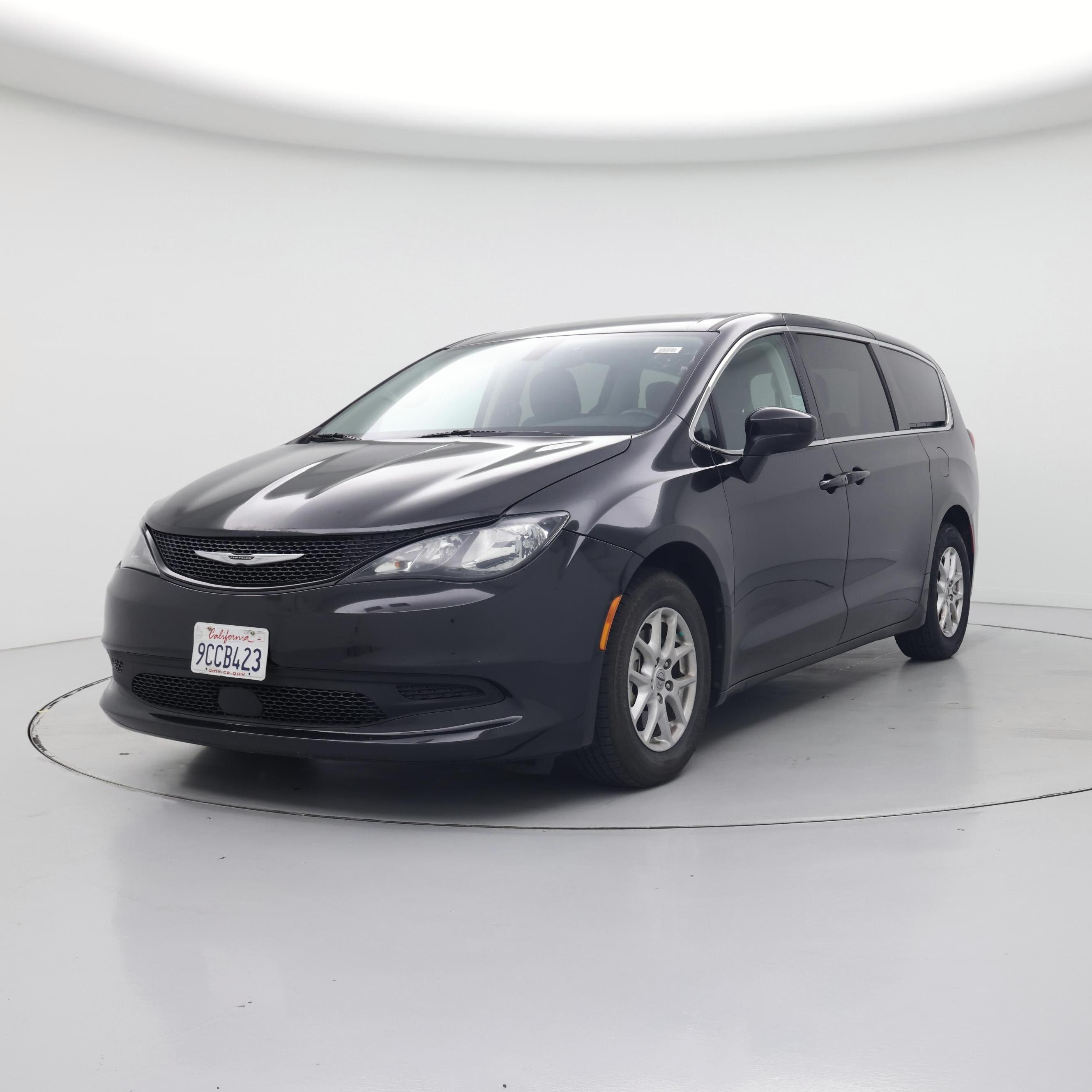 Thumbnail: 2022 Chrysler Voyager - 4