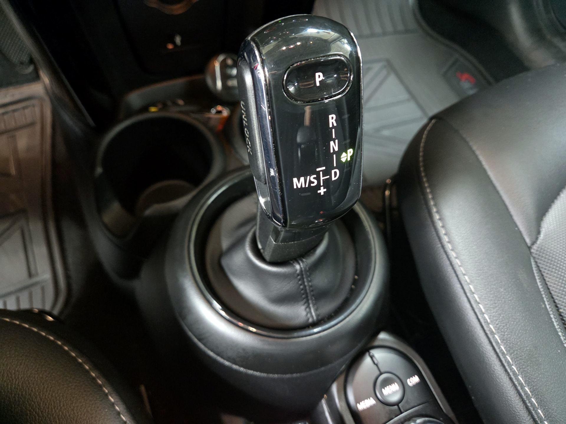 Thumbnail: 2022 MINI Cooper Hardtop - 15