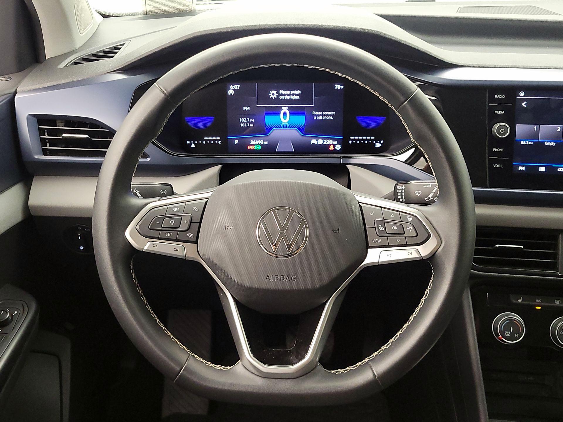 Thumbnail: 2023 Volkswagen Taos - 10