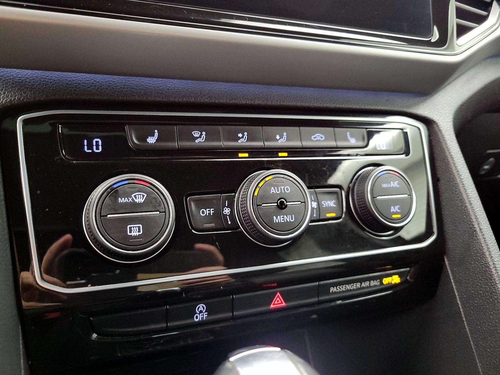 2022 Volkswagen Atlas Cross Sport SEL - Photo 18