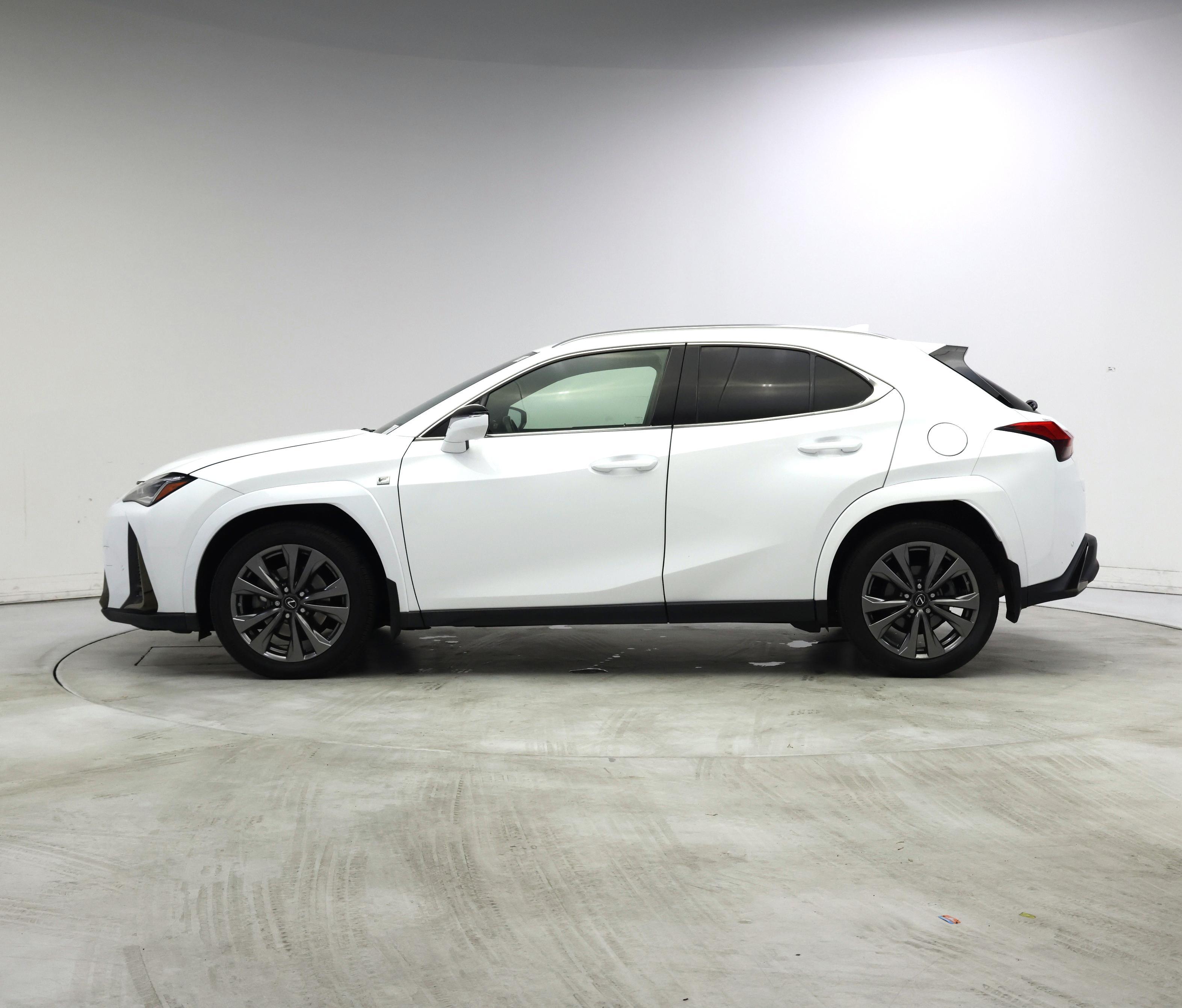 Thumbnail: 2022 Lexus UX - 3
