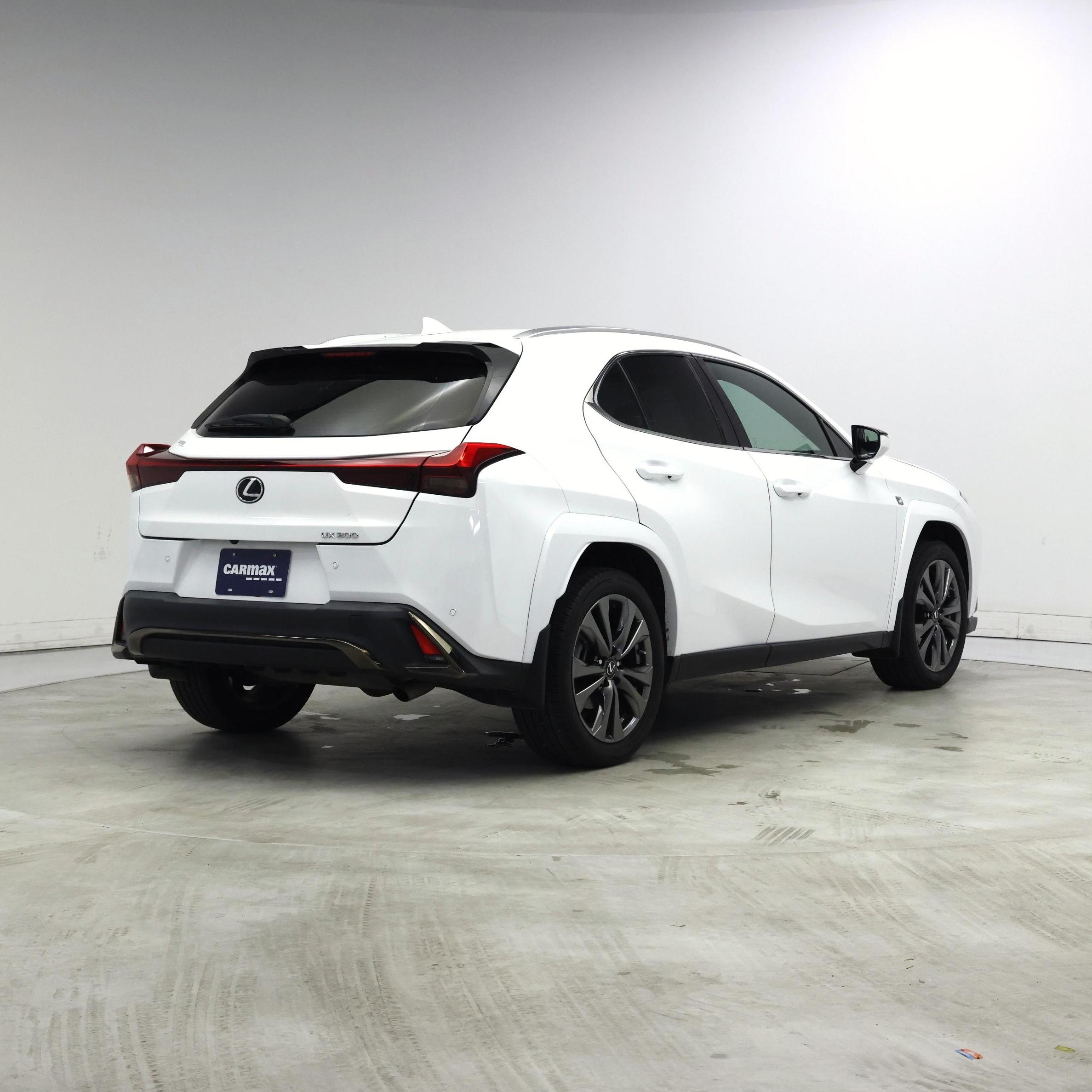 Thumbnail: 2022 Lexus UX - 8