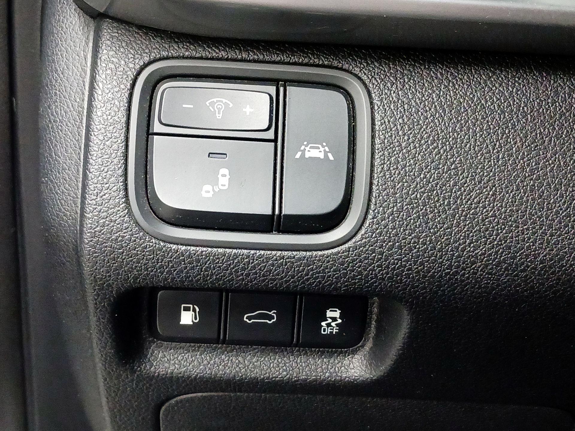 Thumbnail: 2019 Kia Optima - 13