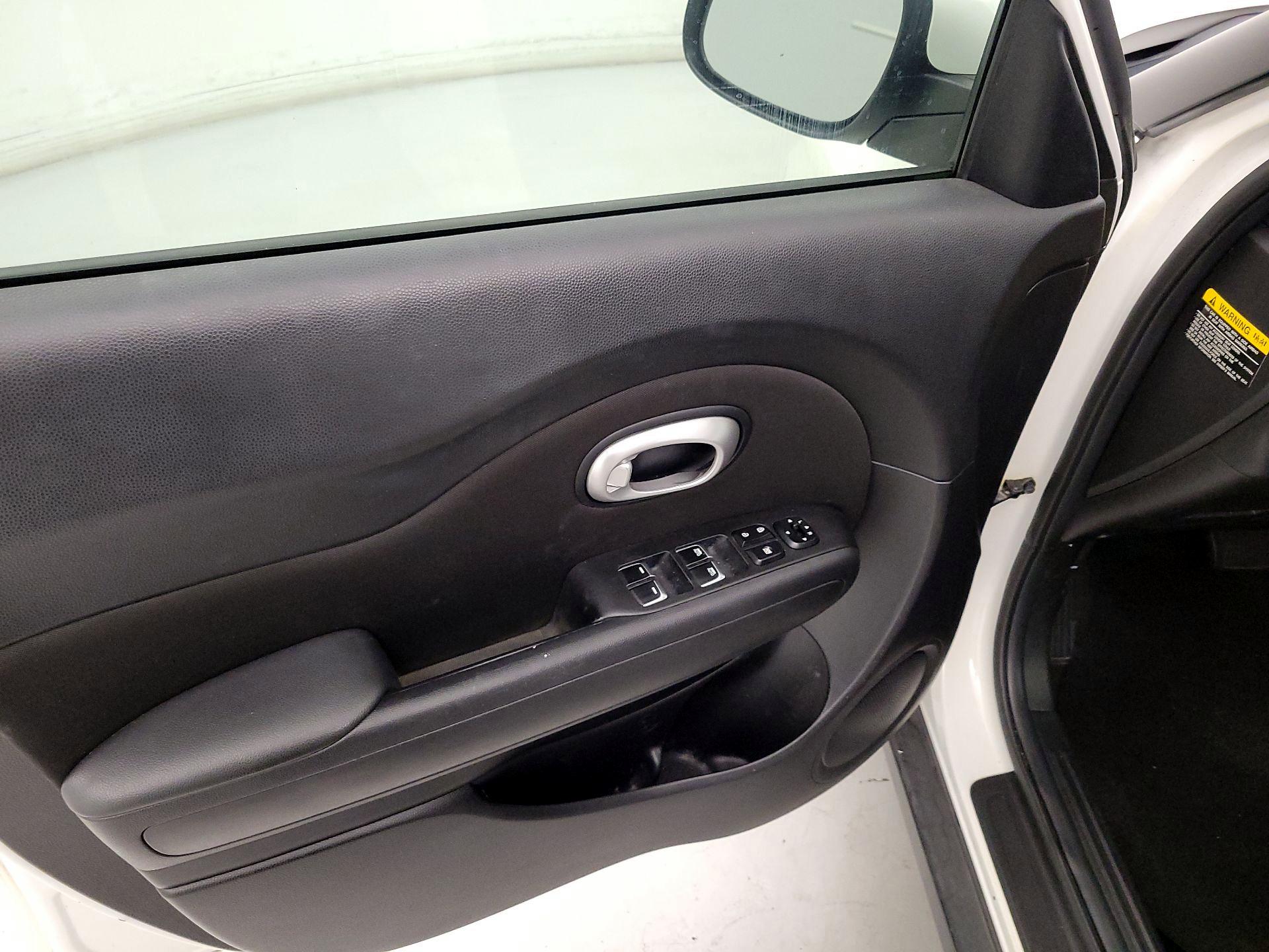 Thumbnail: 2017 Kia Soul - 12
