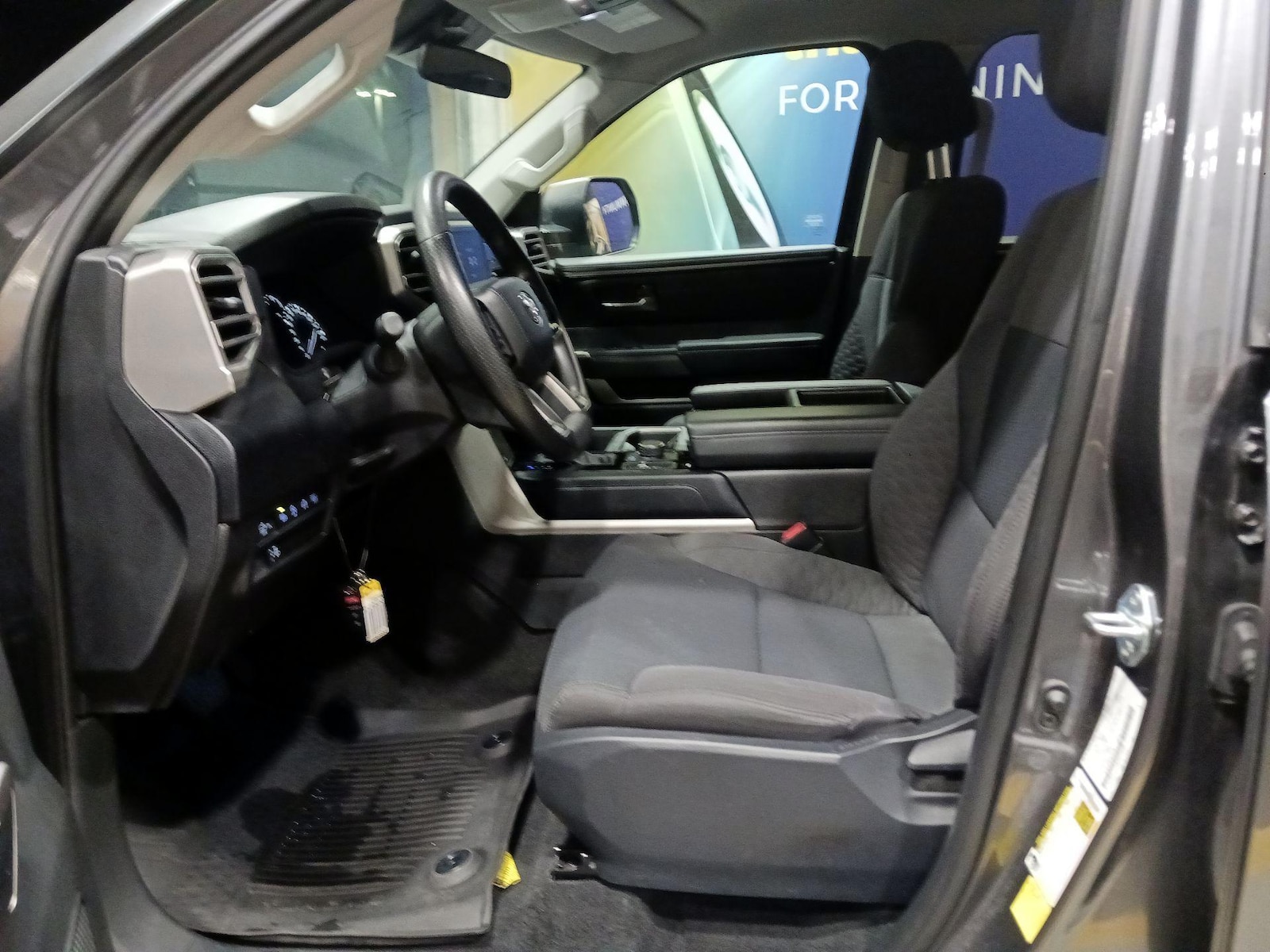 2024 Toyota Tundra SR5 - Photo 10