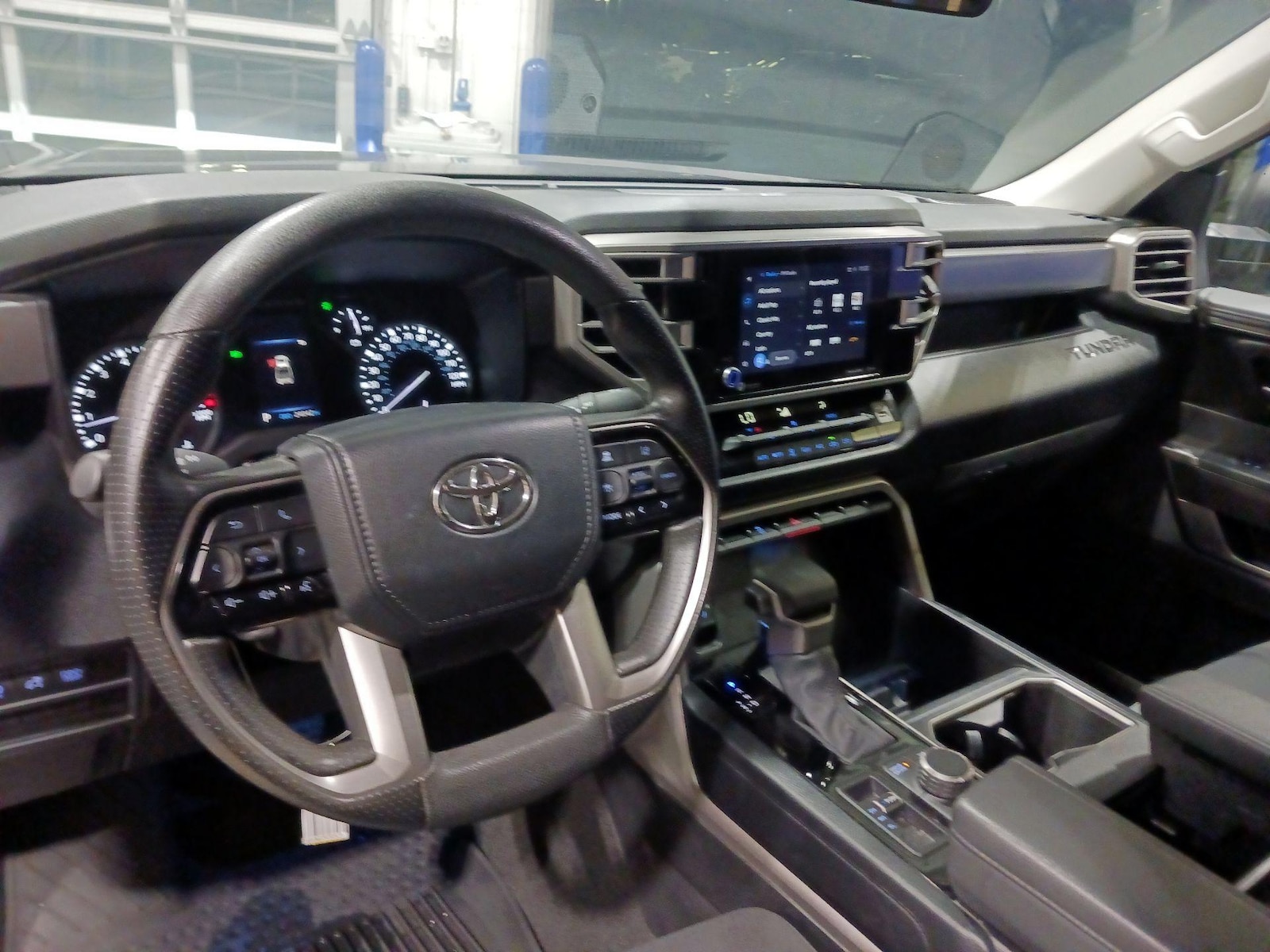 2024 Toyota Tundra SR5 - Photo 8